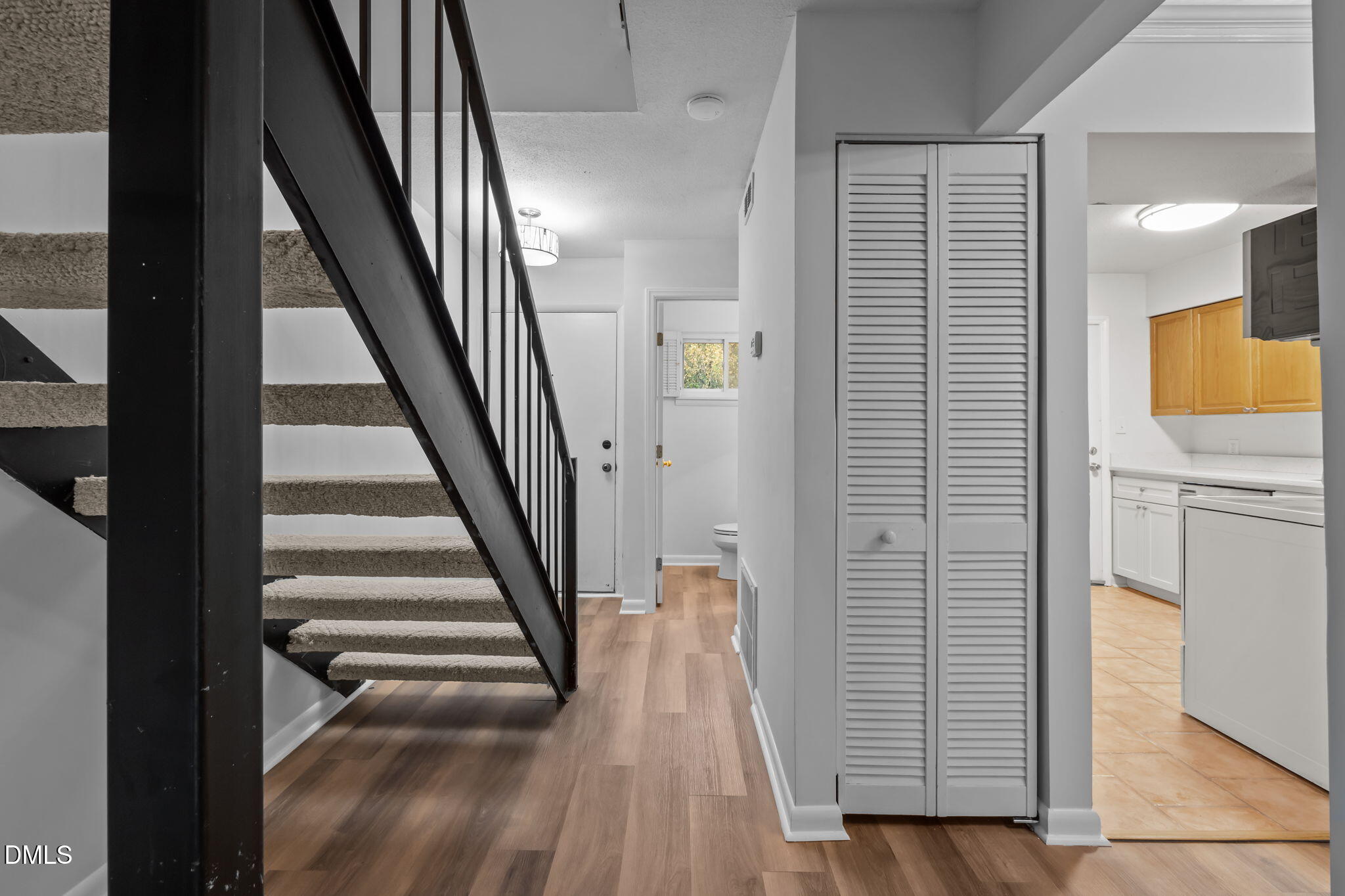 220 Elizabeth Street Apt D1