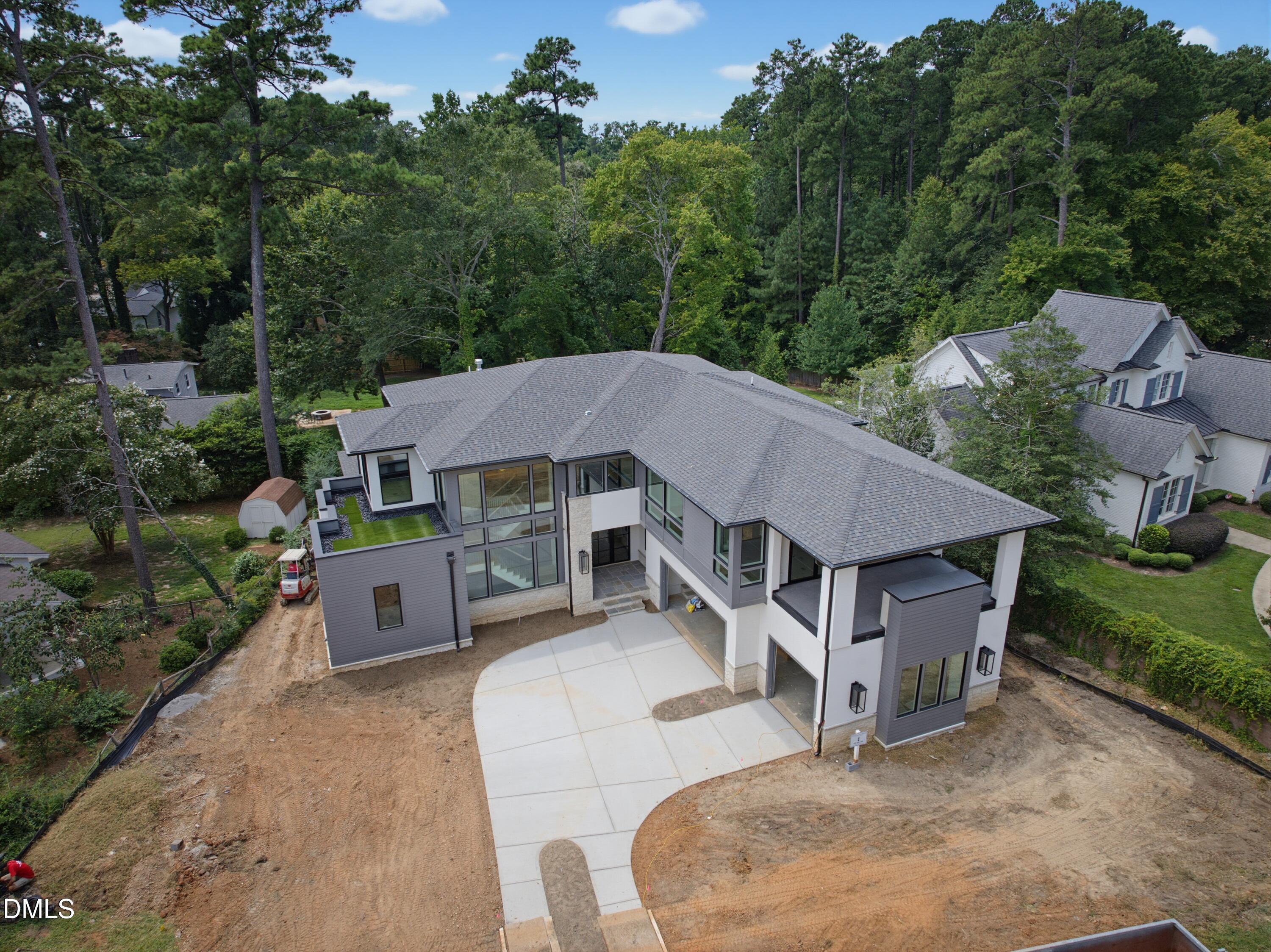 4907 Yadkin Drive