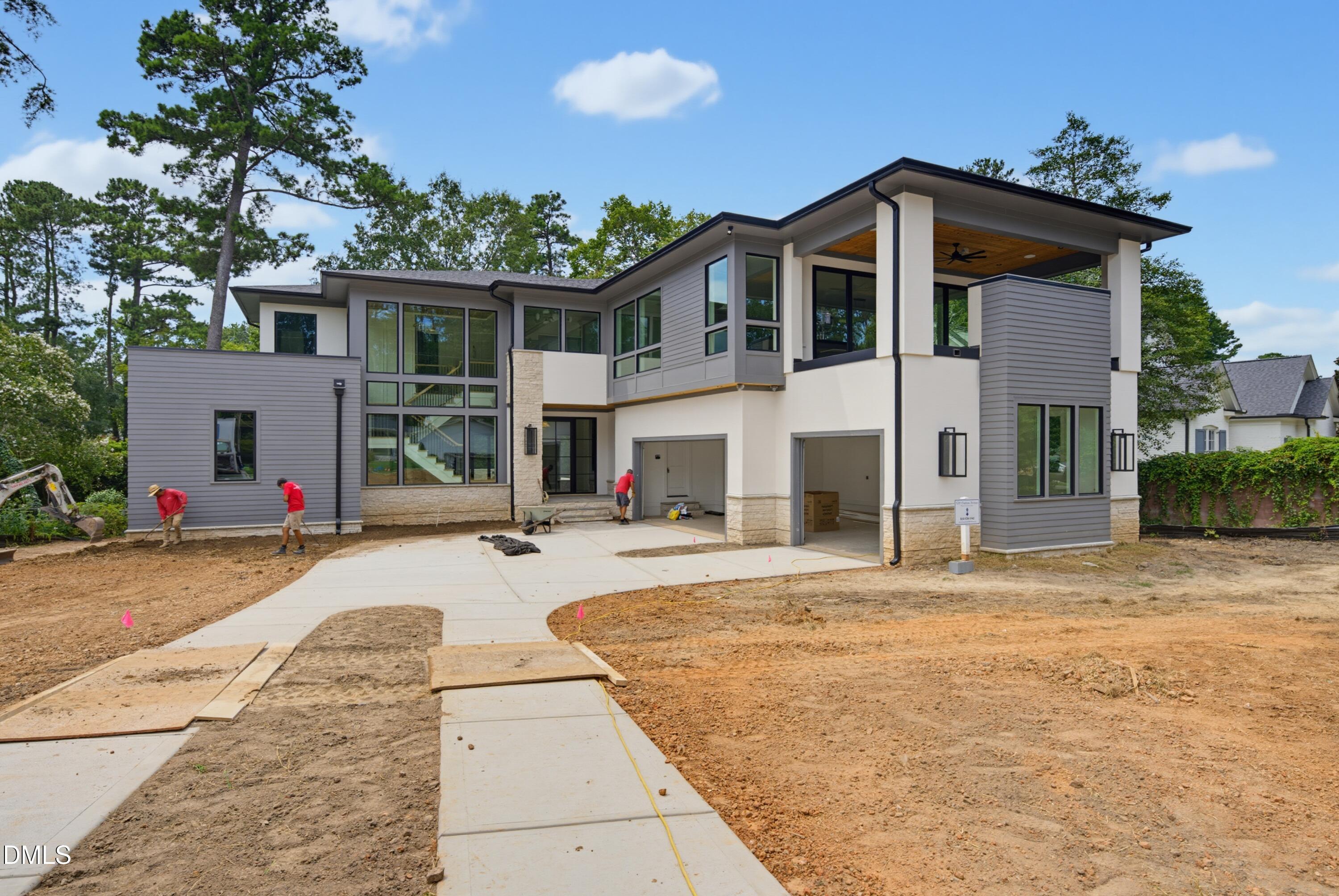 4907 Yadkin Drive