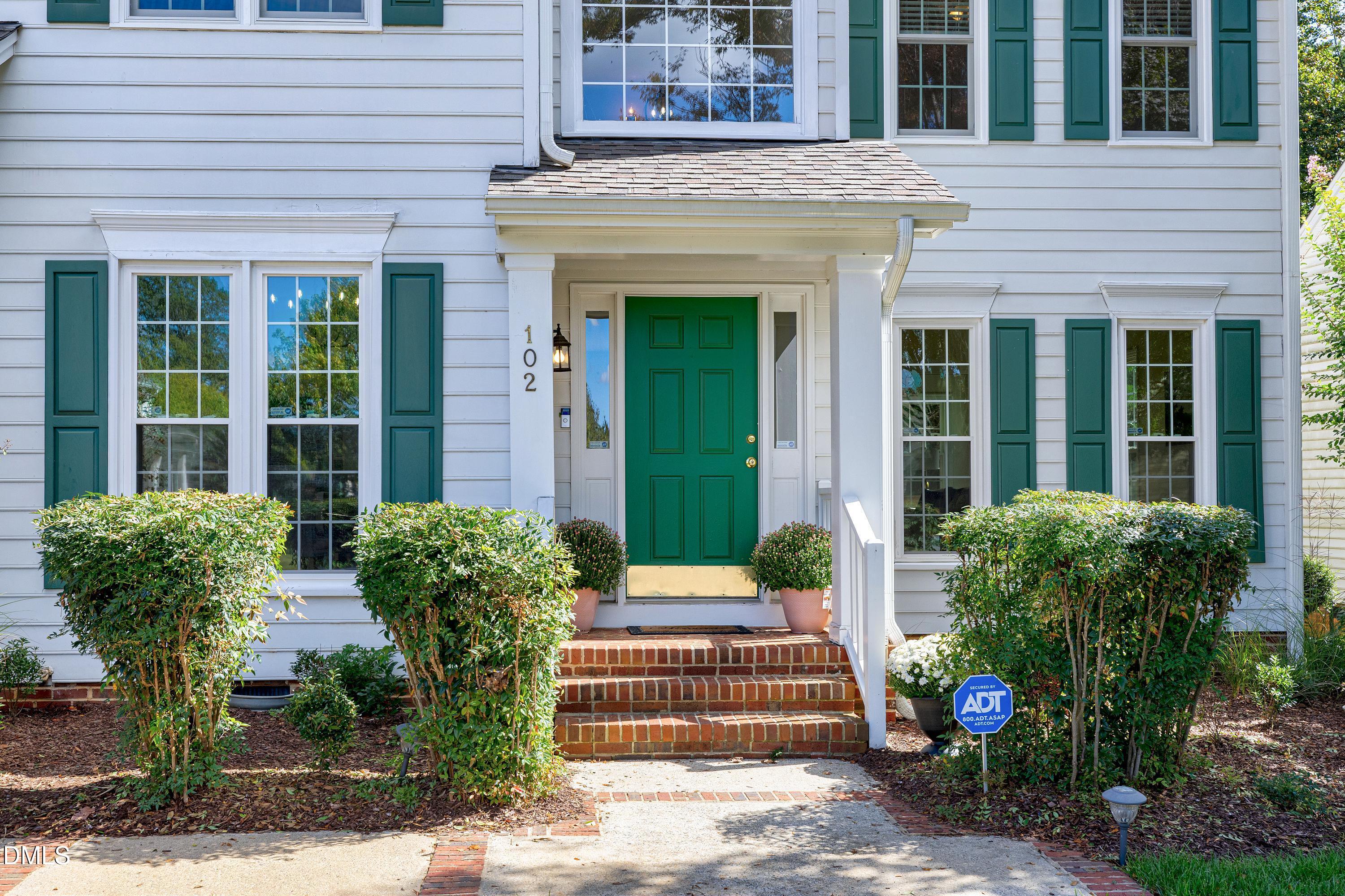 102 Ravenstone Drive