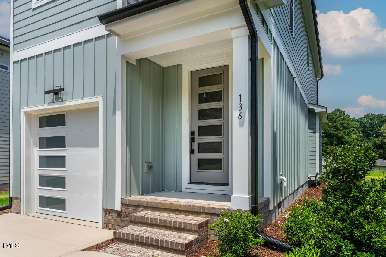 136 E End Avenue