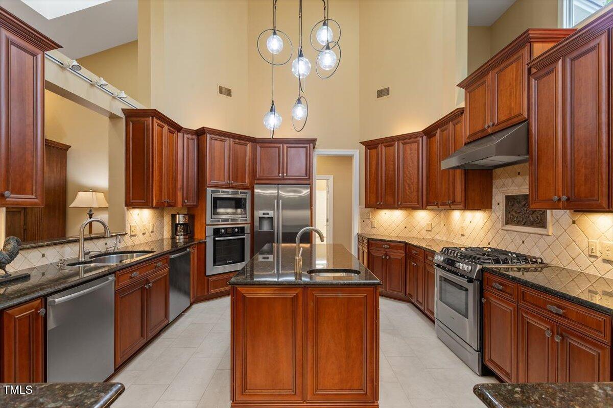 Pittsboro, North Carolina 27312, United States, 3 Bedrooms Bedrooms, ,3 BathroomsBathrooms,Residential,Pending,110120