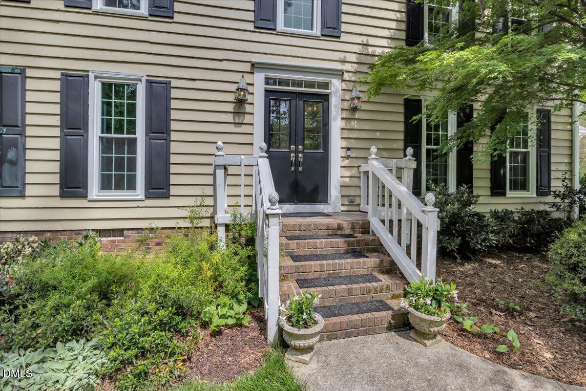 11820 Edgewater Court