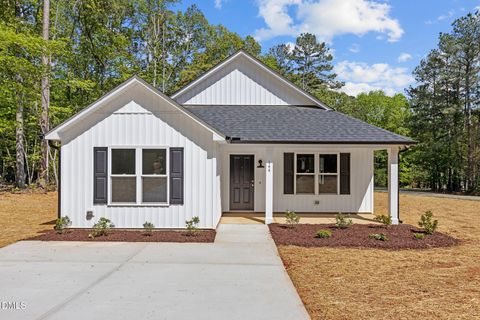 Photo of 139 Ottawa Drive, Louisburg, NC 27549 (MLS # 10145251)