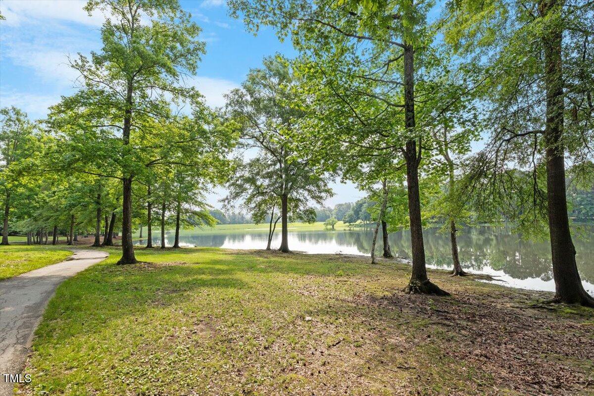 405 Commons Walk Circle