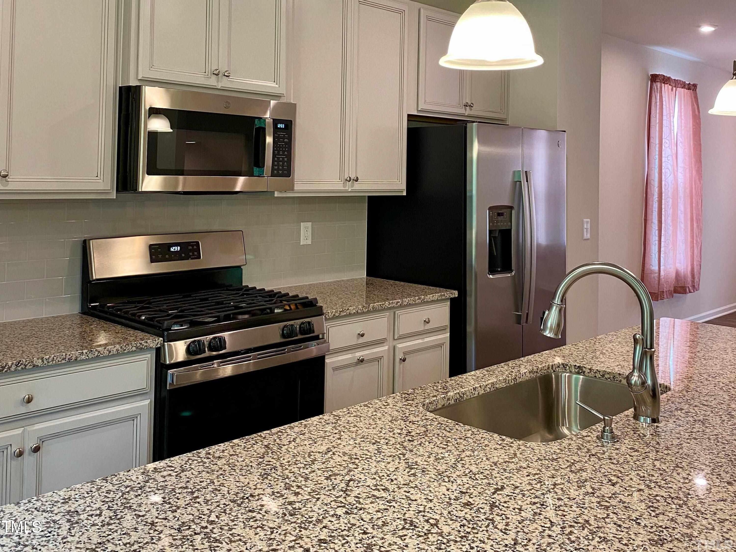 Photo 8 of 35 of 6627 Pathfinder Way townhome