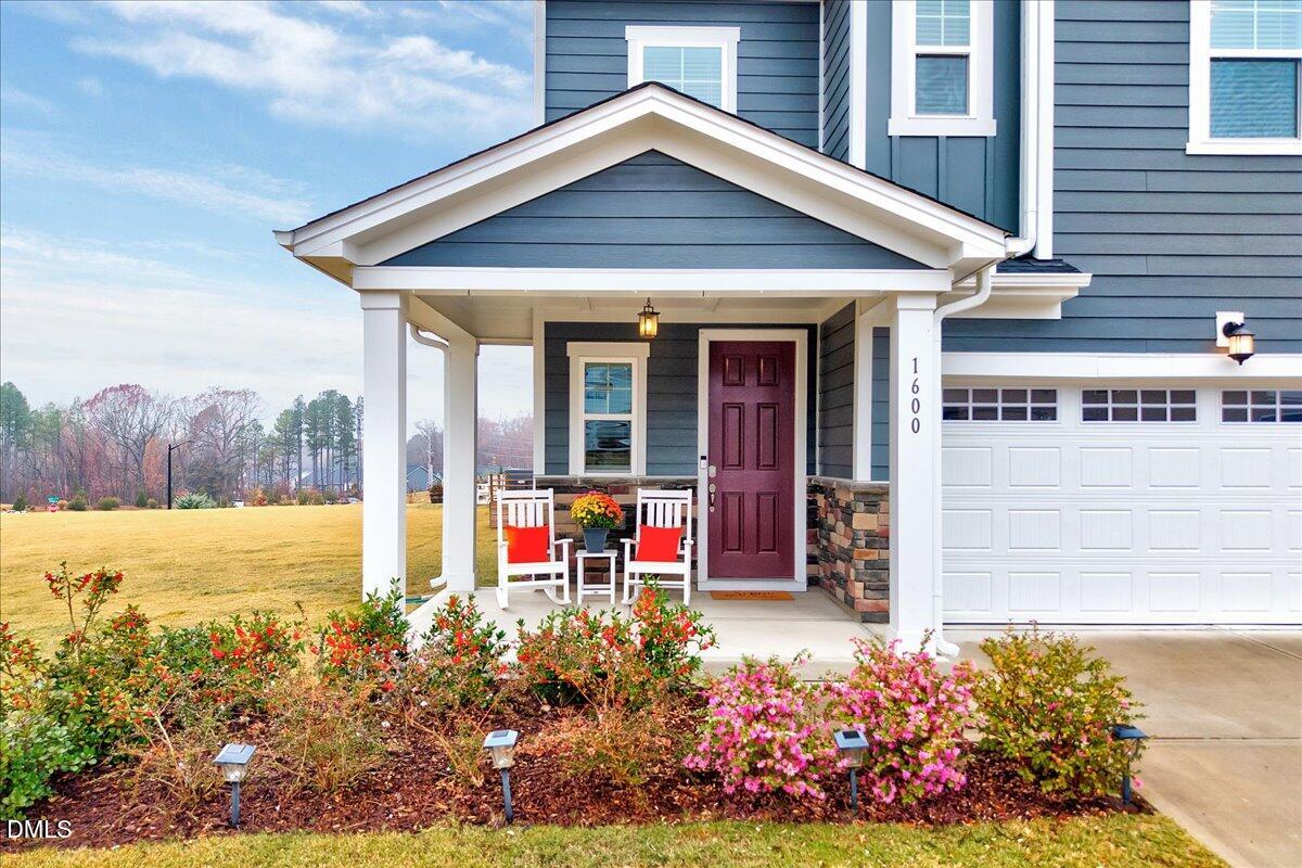 1600 White Rose Lane