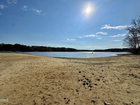 282 W Lakefront Drive Leasburg NC 27291