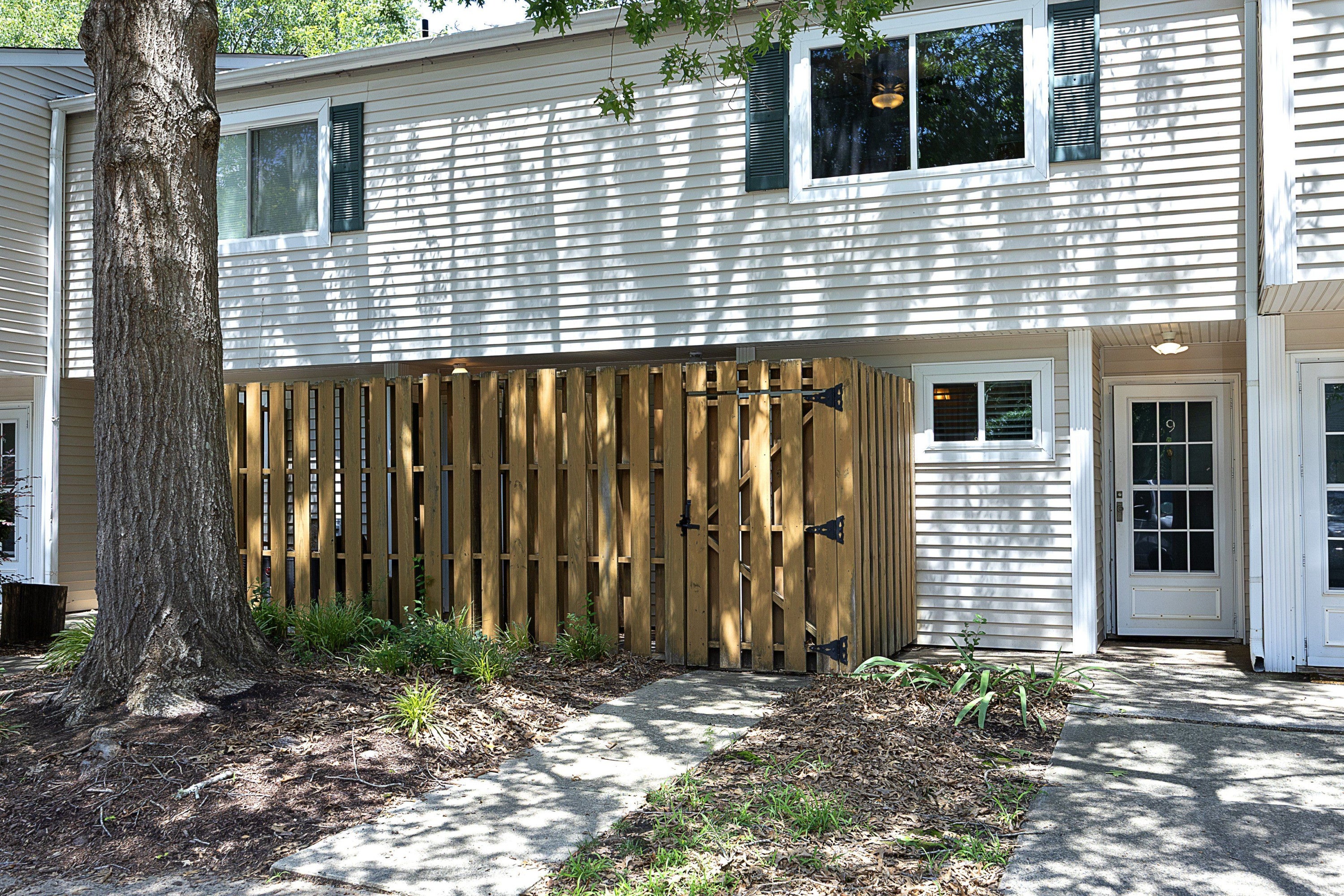 220 Elizabeth Street D9