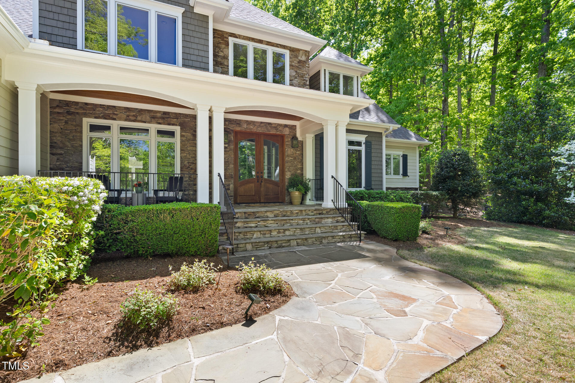 3513 Forest Oaks Drive