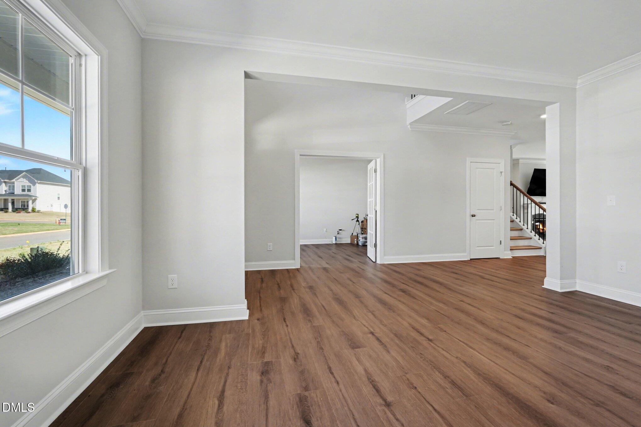 105 W Fountainhead Lane