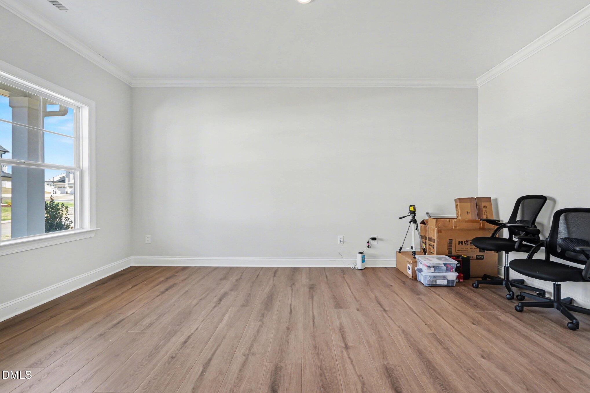 105 W Fountainhead Lane