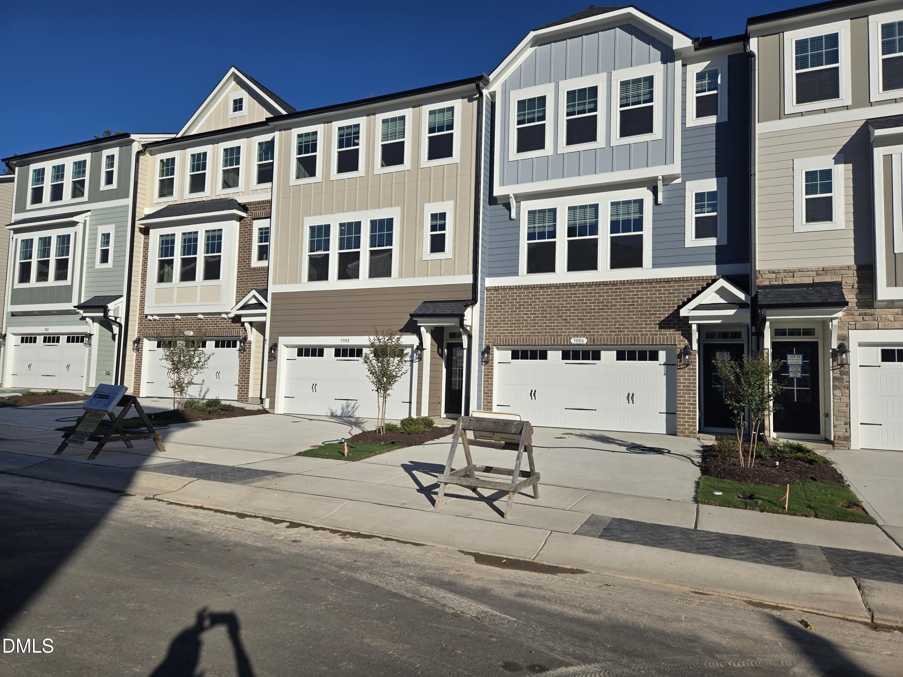 5008 Jowettes Walk Drive 16