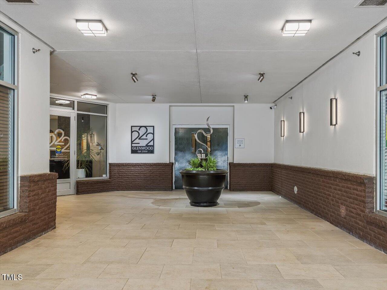 222 Glenwood Avenue 304