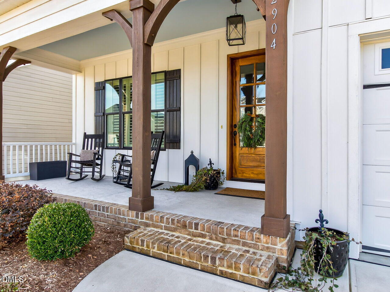 2904 Meadow Bluffs Way