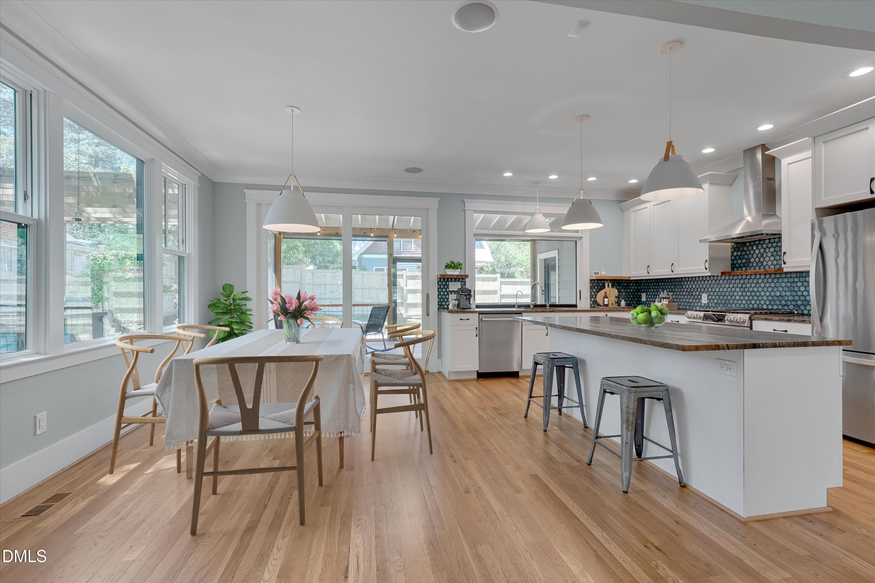 1433 Acadia Street