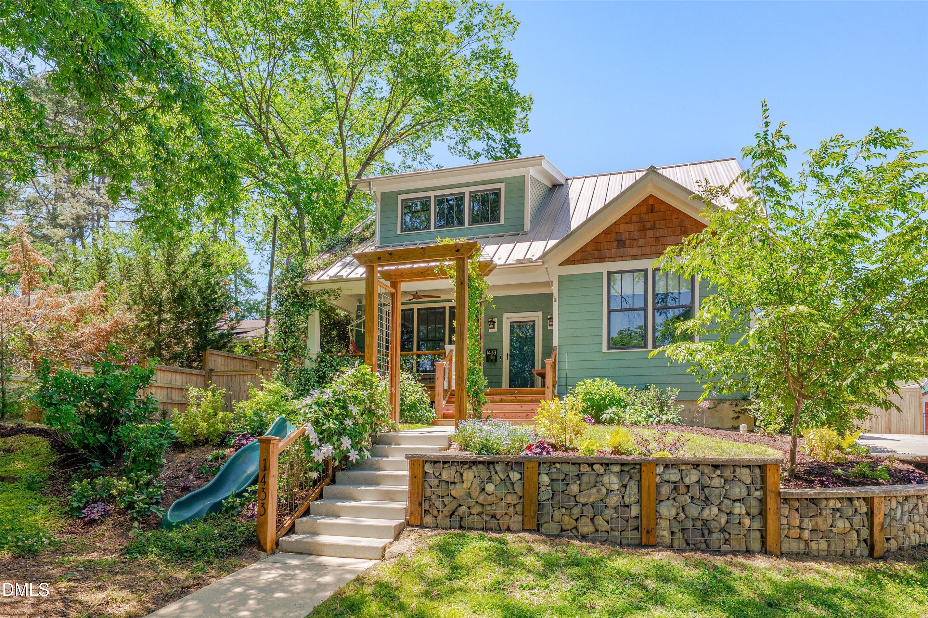 1433 Acadia Street