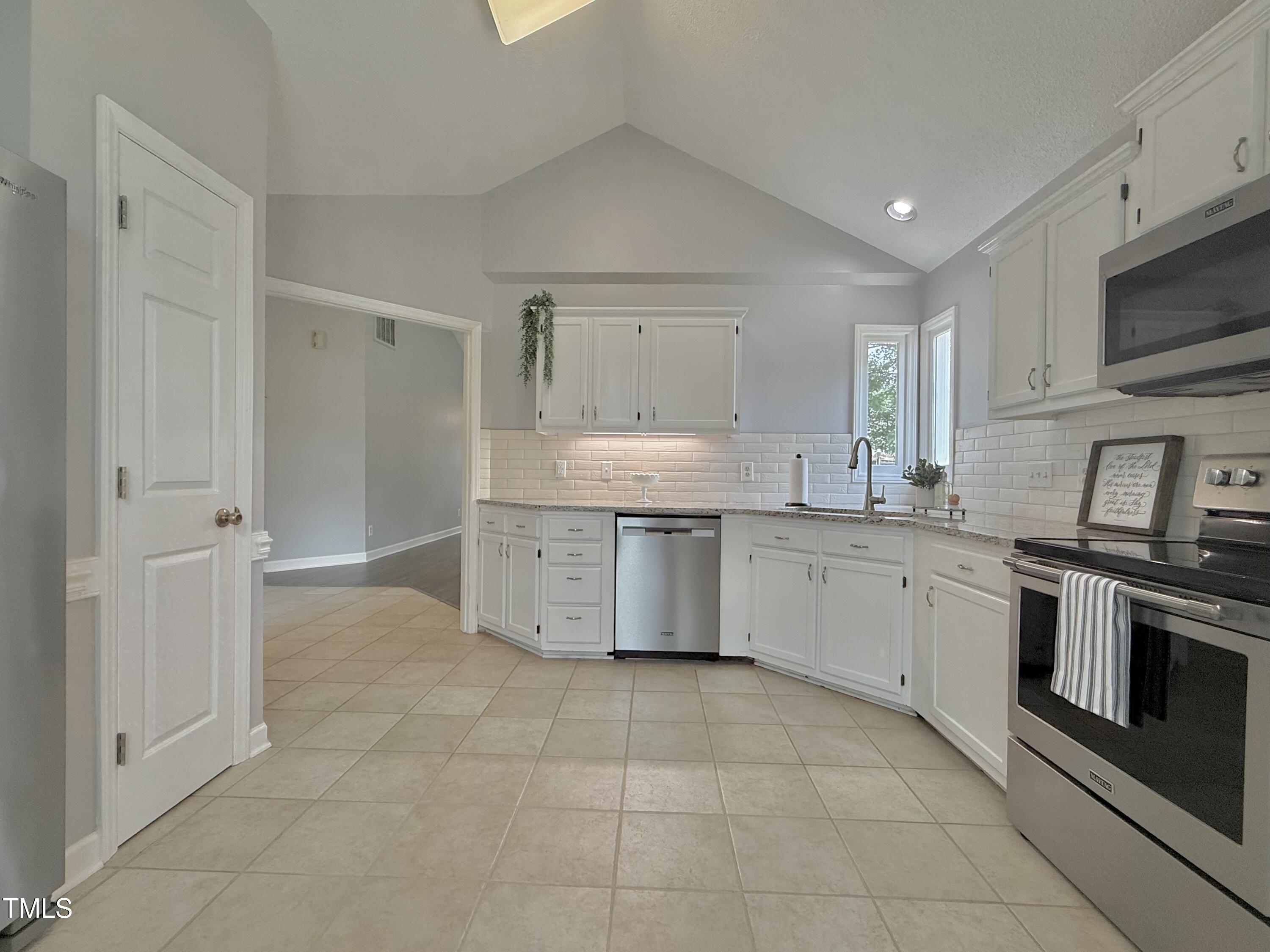 12 Cedar Knoll Court