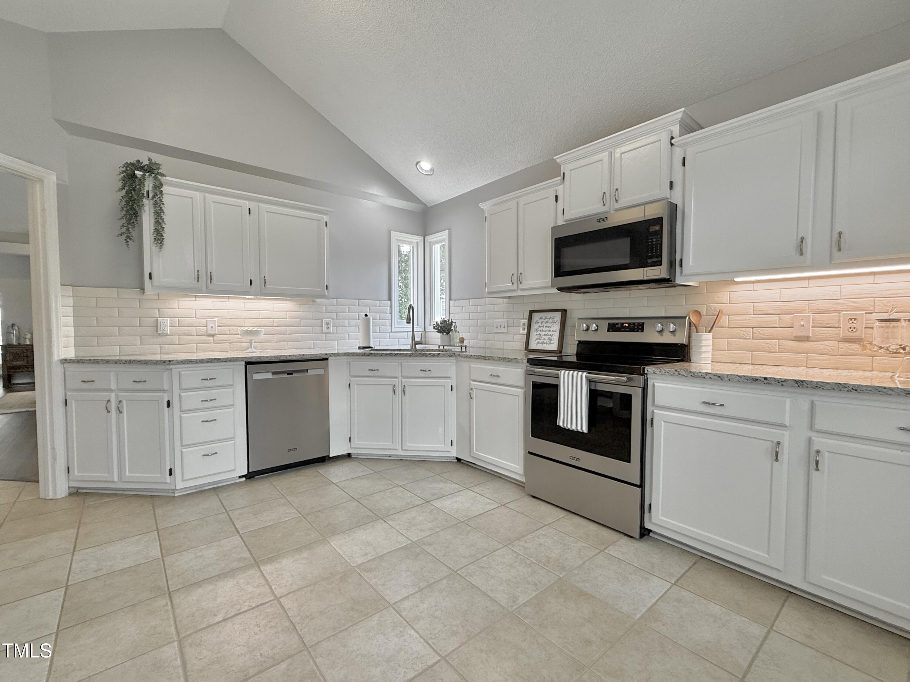 12 Cedar Knoll Court