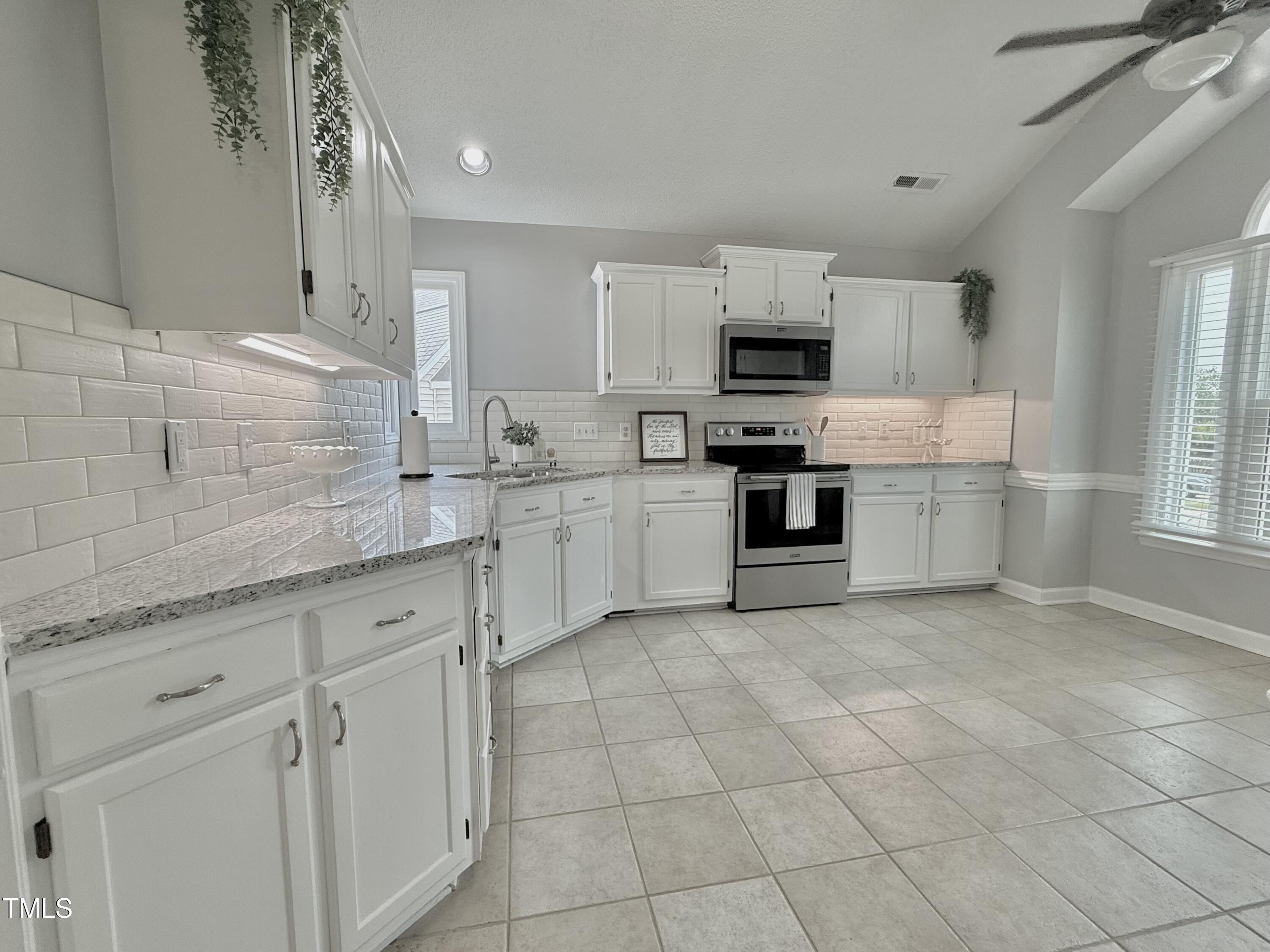 12 Cedar Knoll Court
