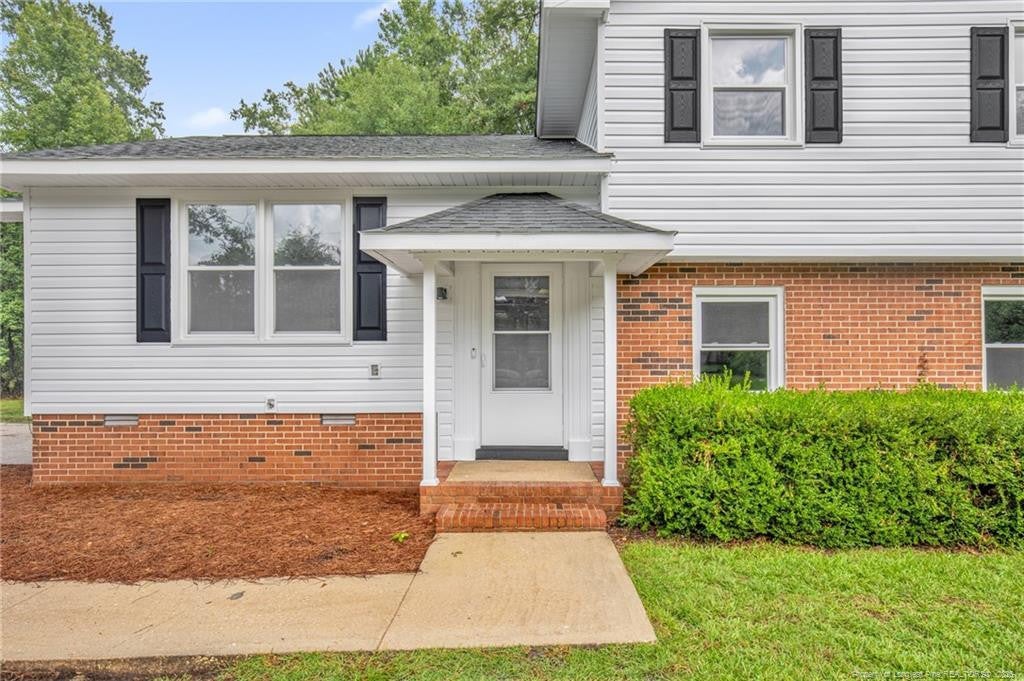 76 Robin Road