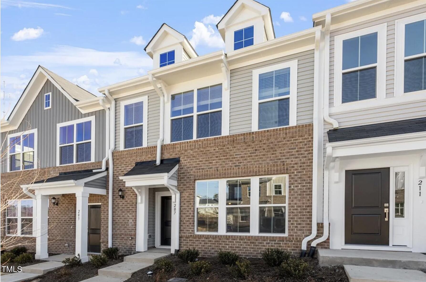 207 Chesapeake Commons Street 80