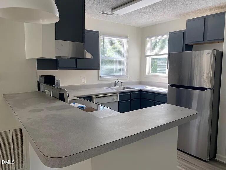 1120 Carlton Avenue 301