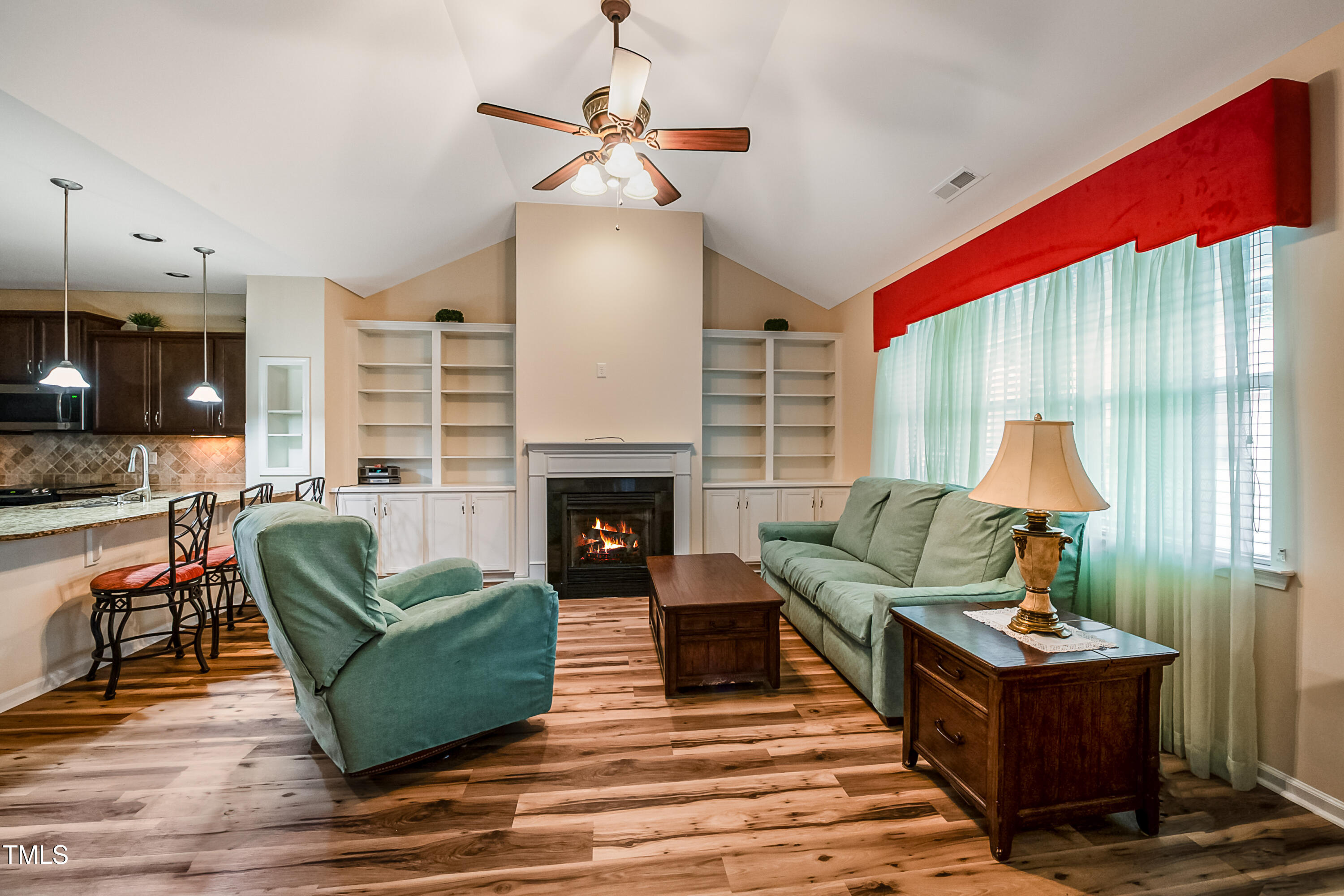 4612 Thorn Leaf Court