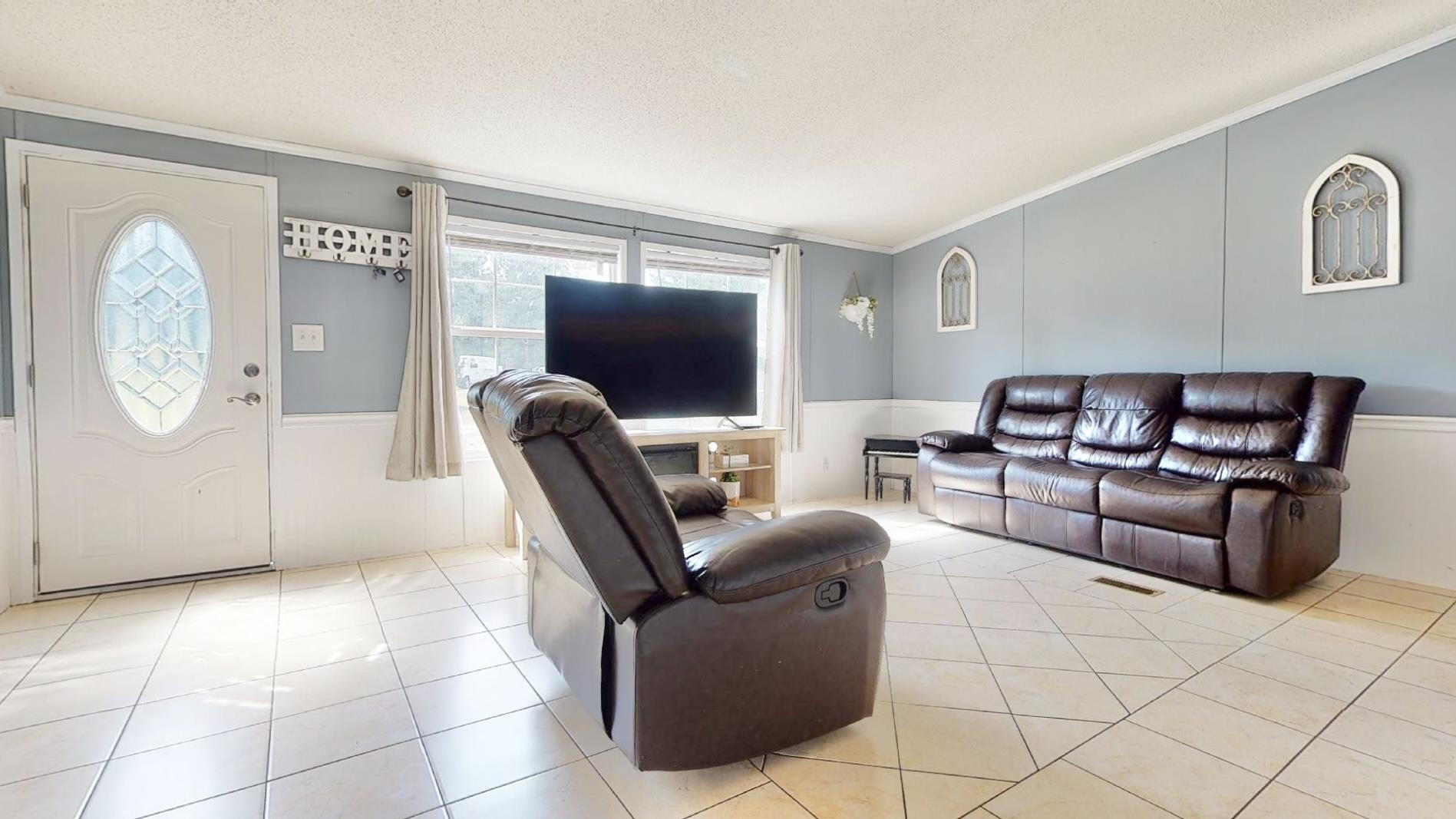 77 Geoffrey Circle