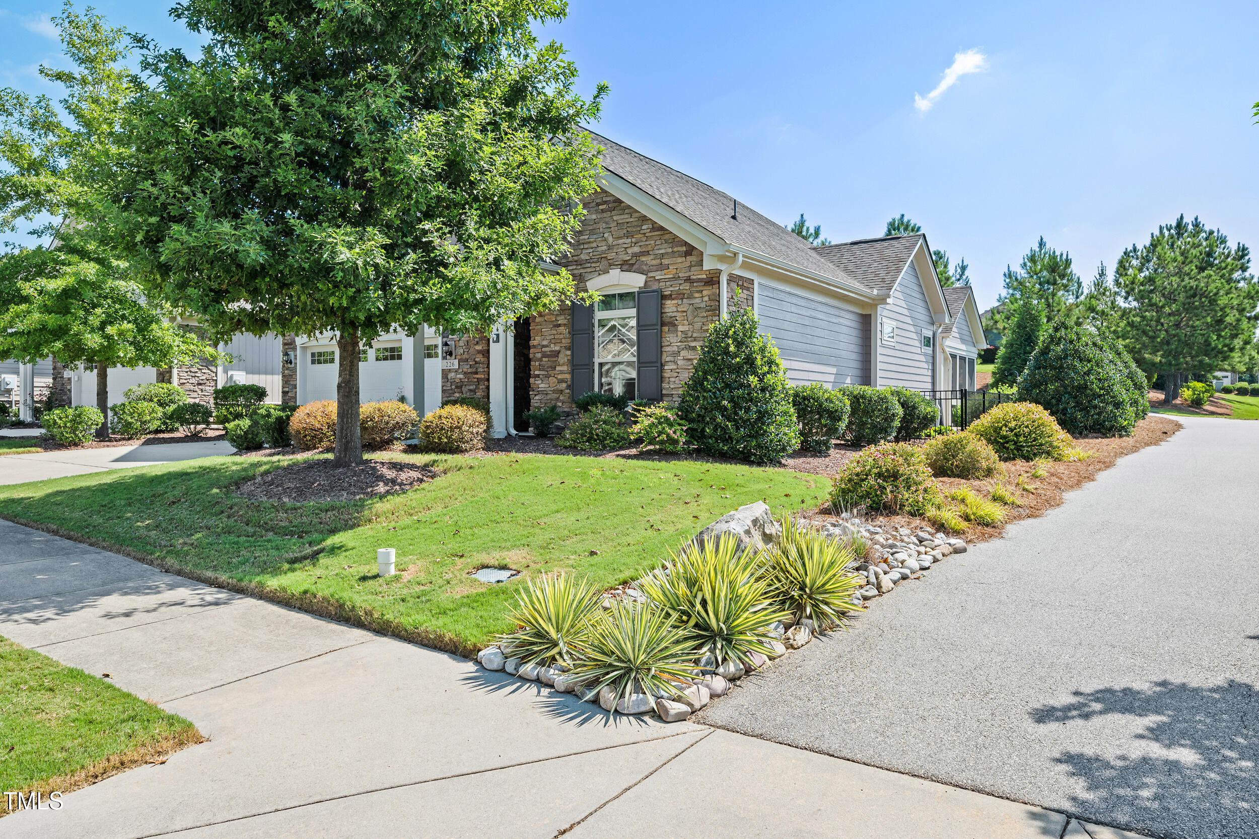 226 Ellisview Drive