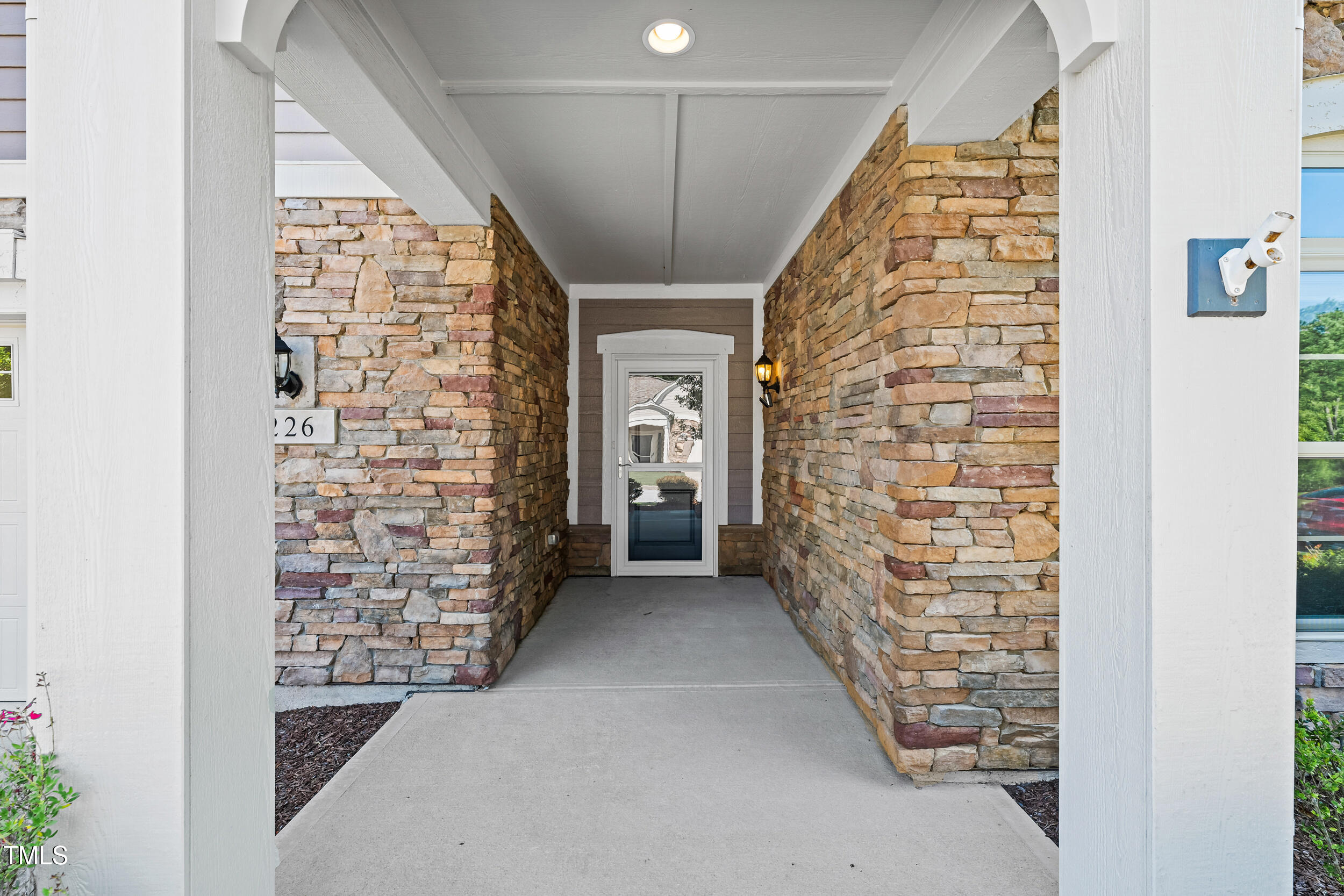 226 Ellisview Drive