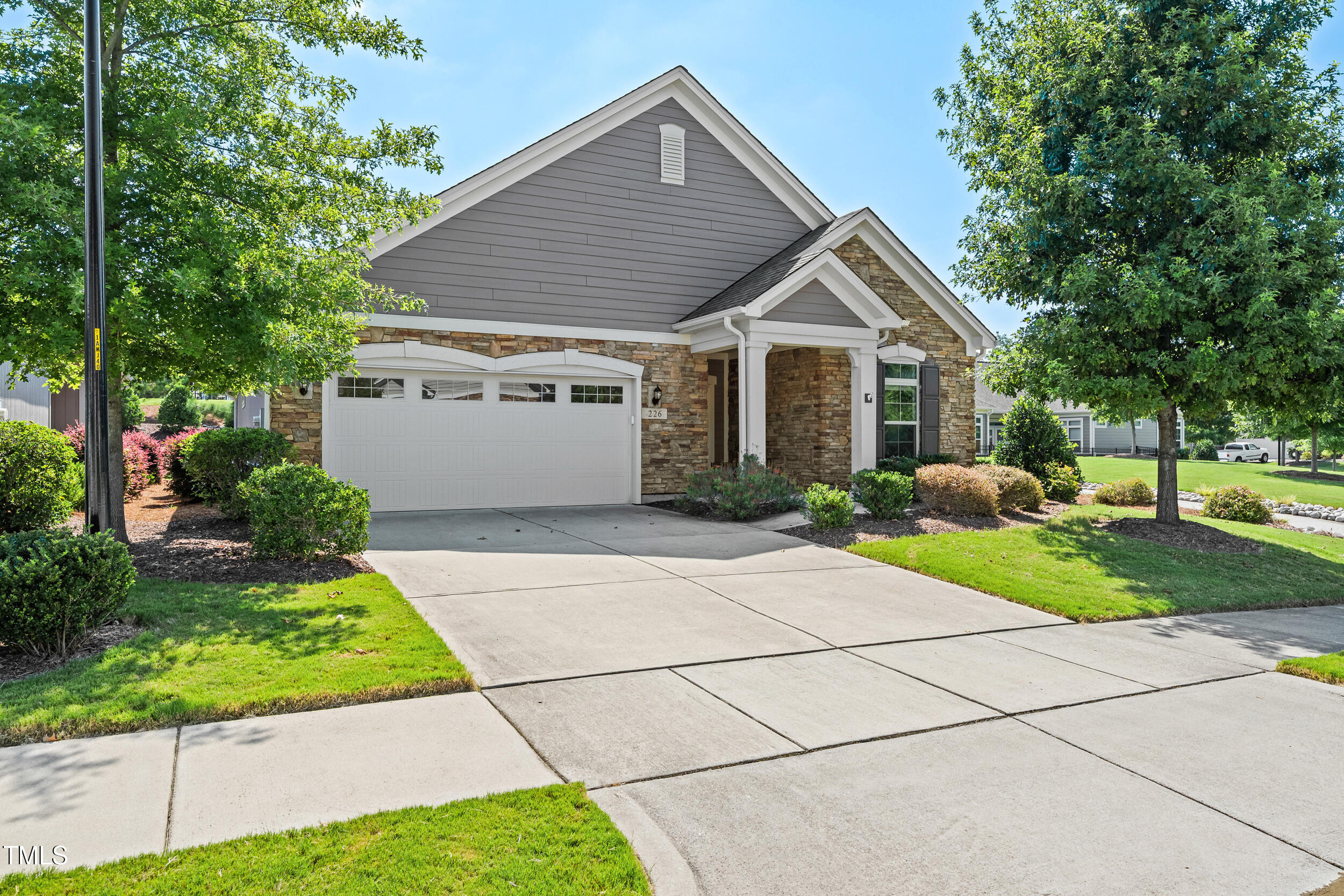226 Ellisview Drive