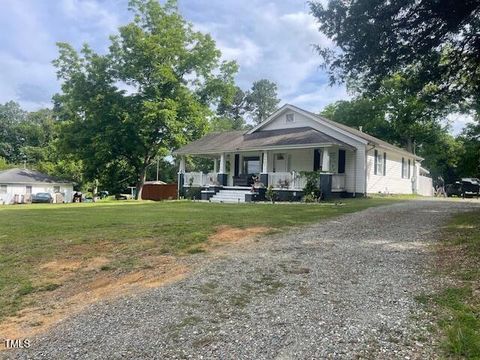 2037 Swepsonville Road Graham NC 27253