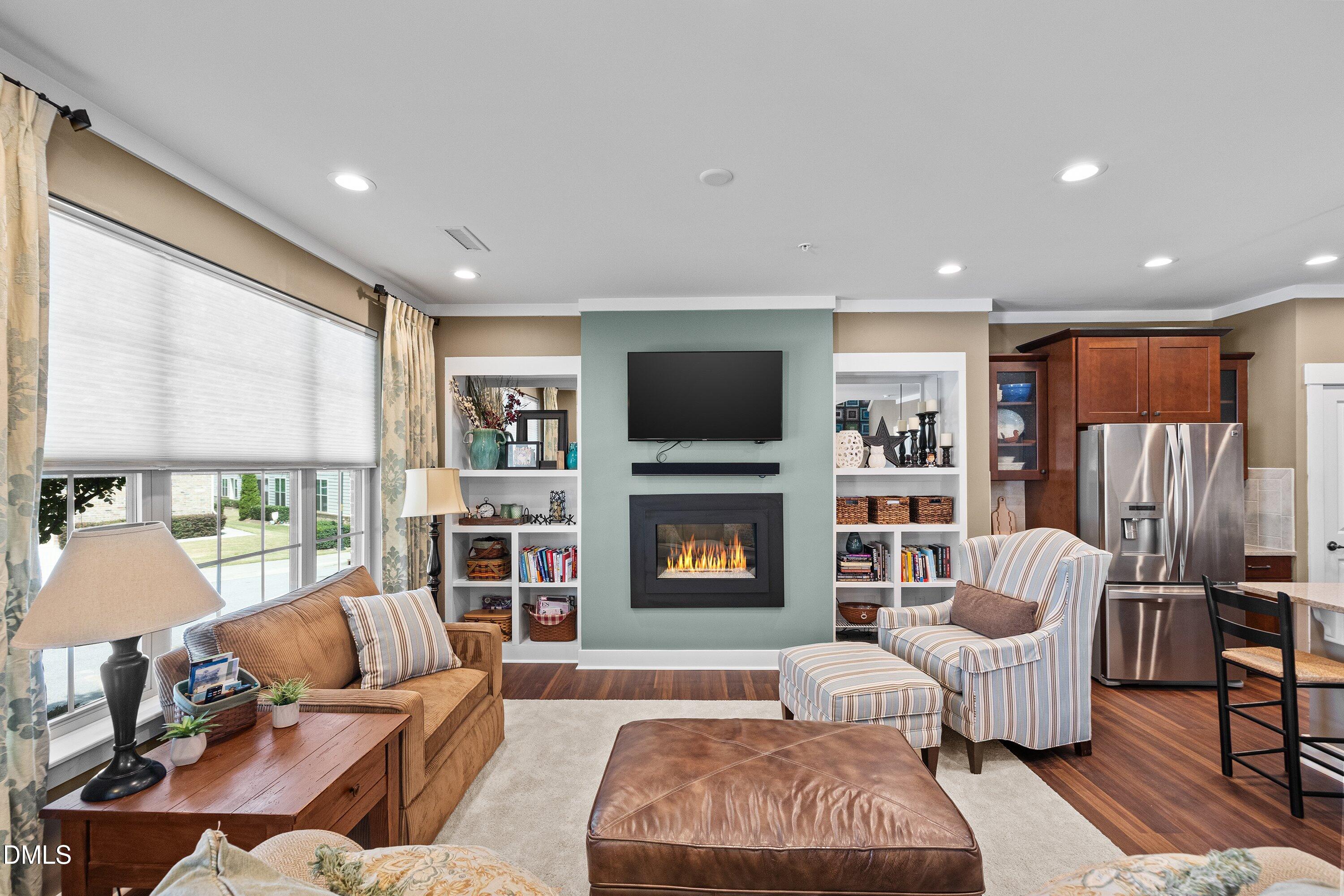 9302 Alcazar Walk