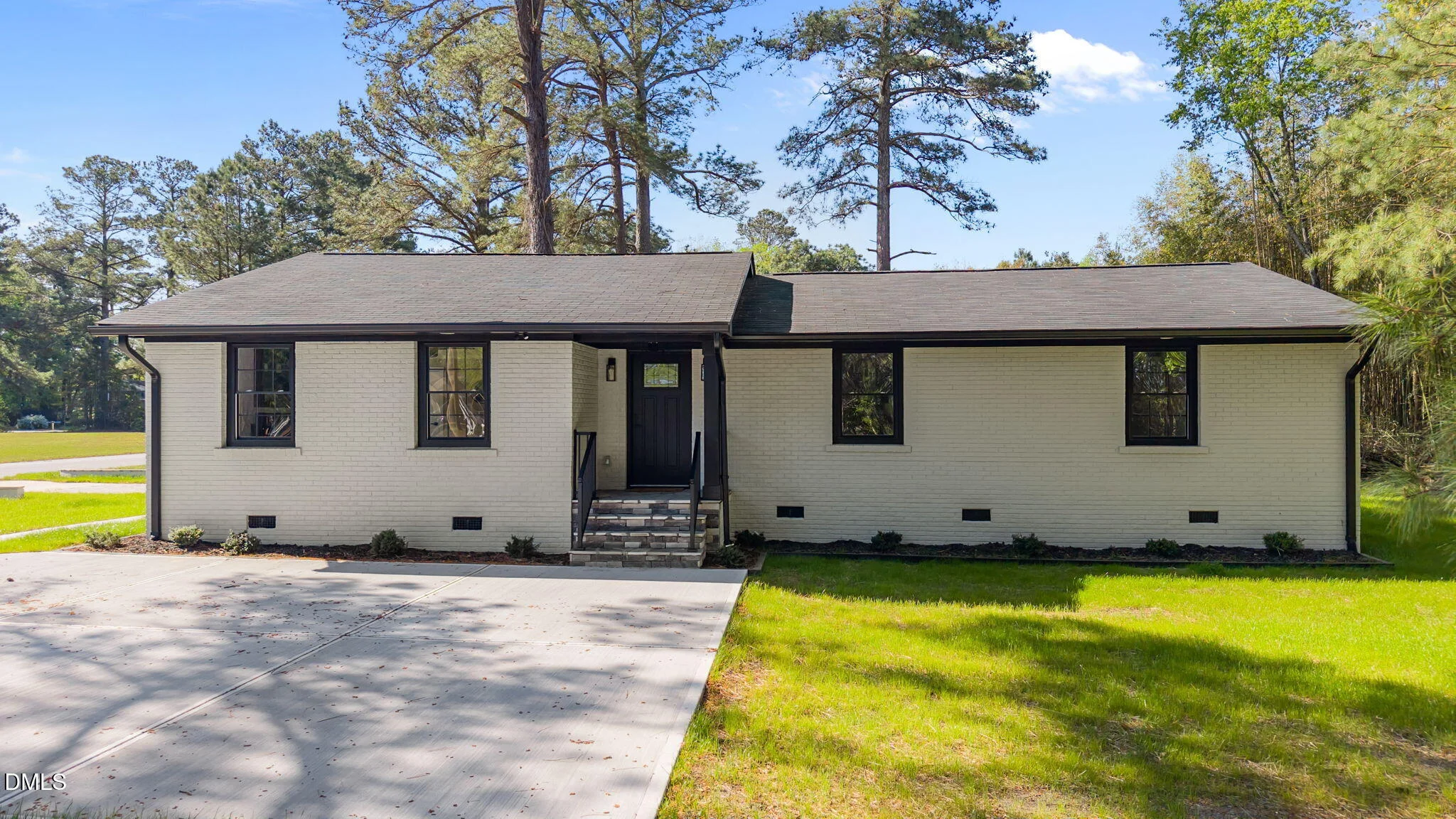 28 Elaine Drive