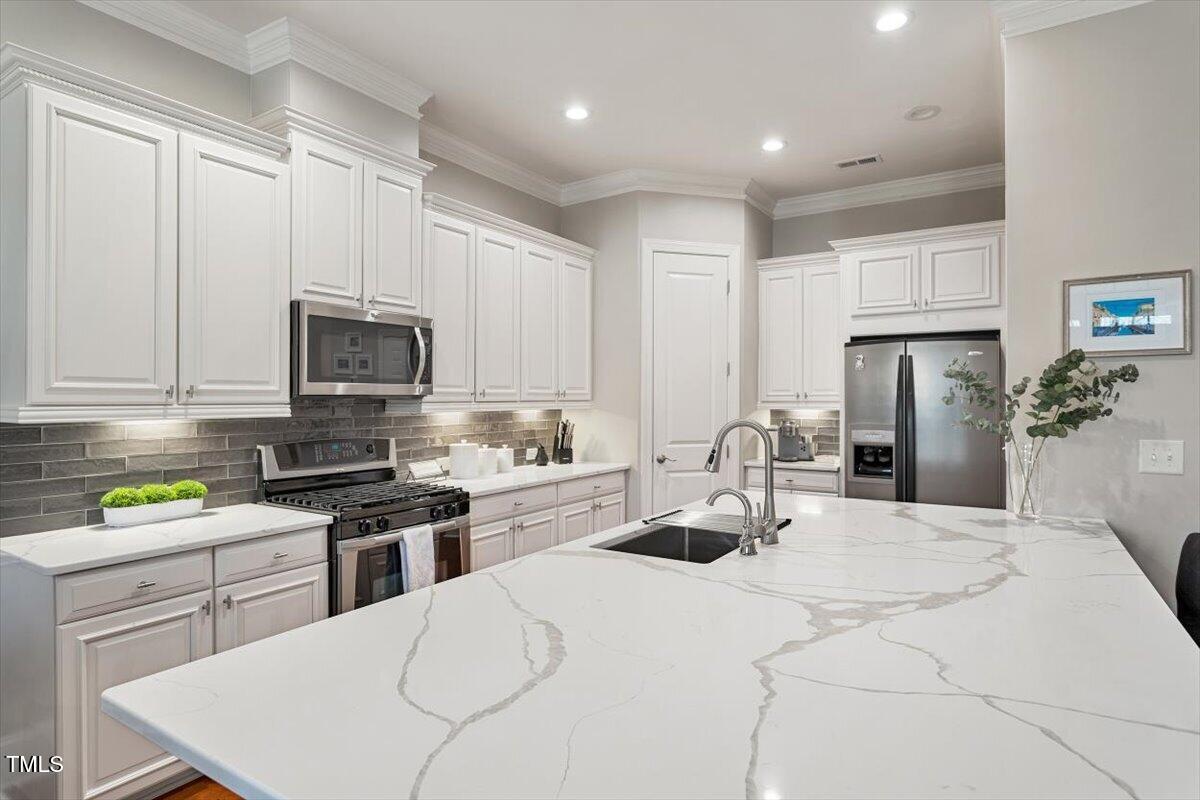 105 Sunstone Drive