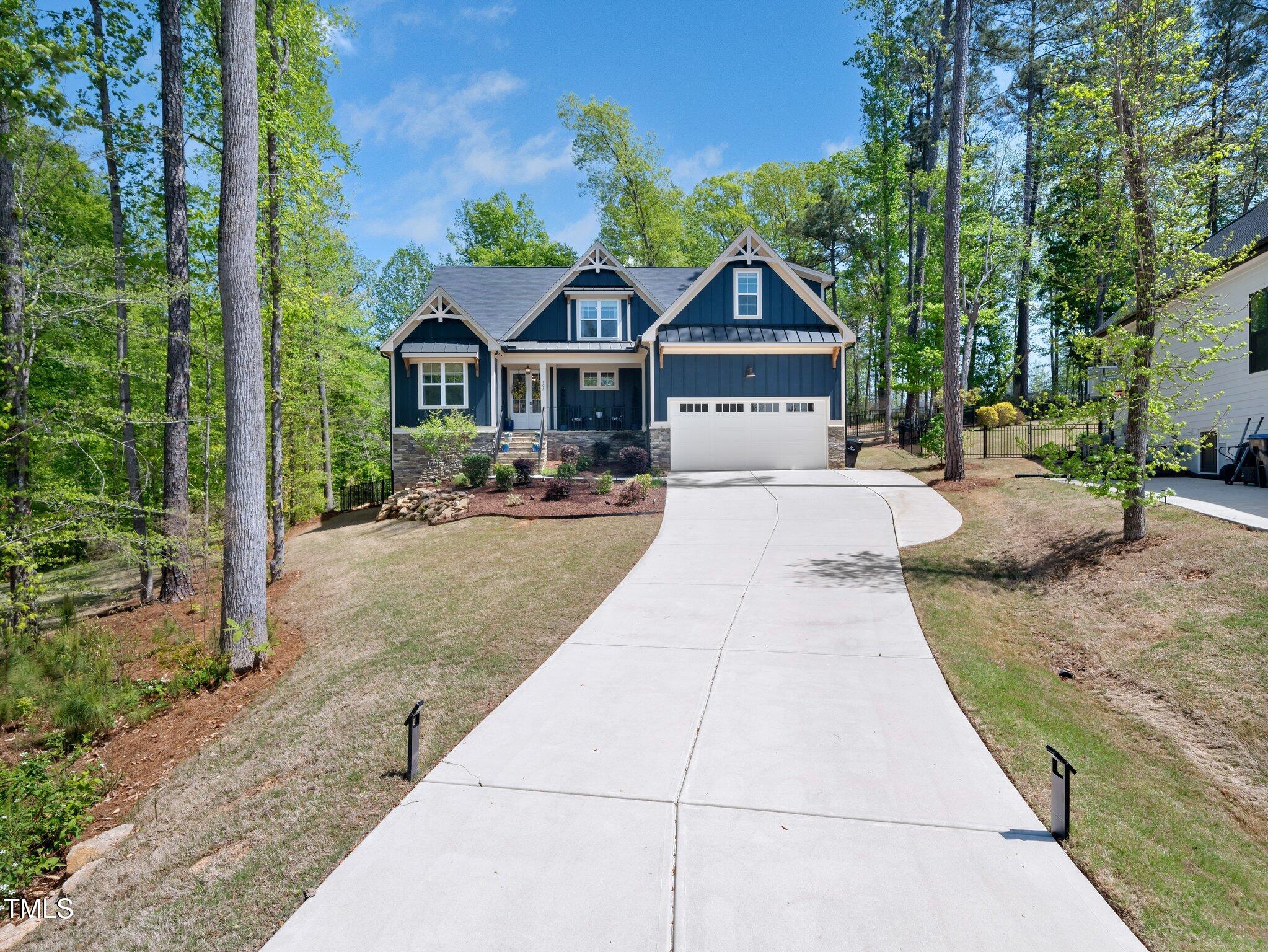 104 Blue Finch Court