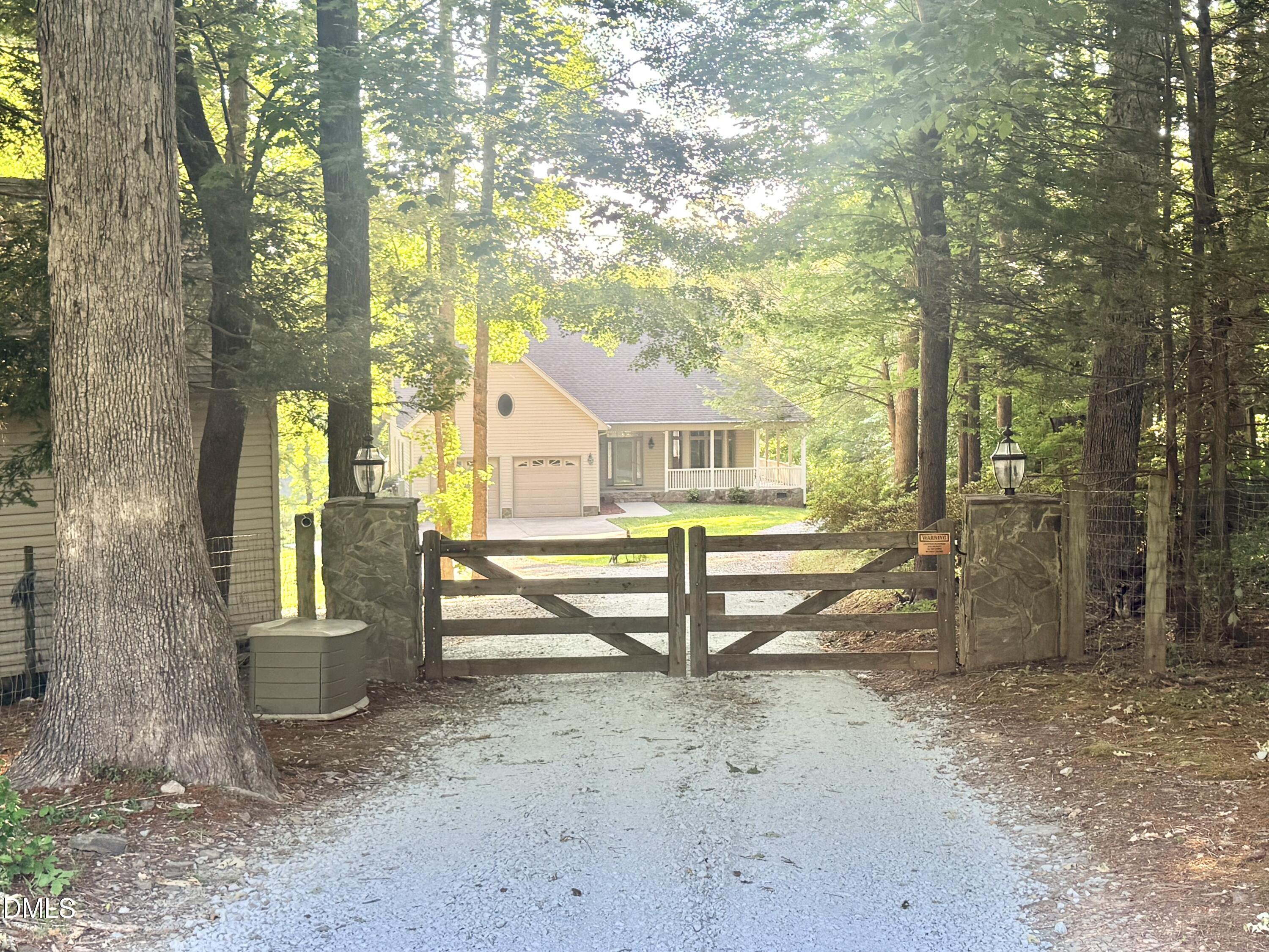 81 Beaver Crossing Road