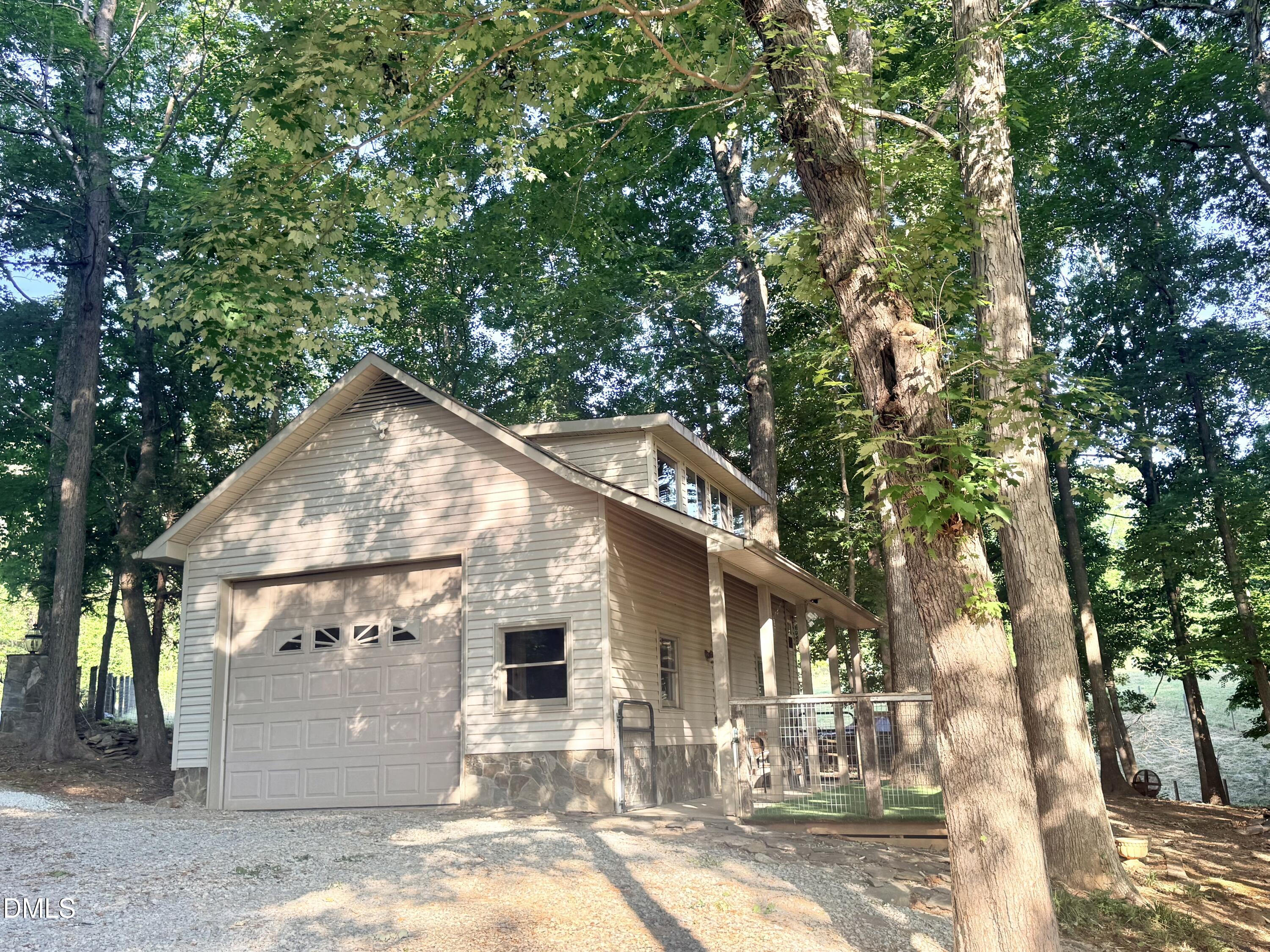 81 Beaver Crossing Road