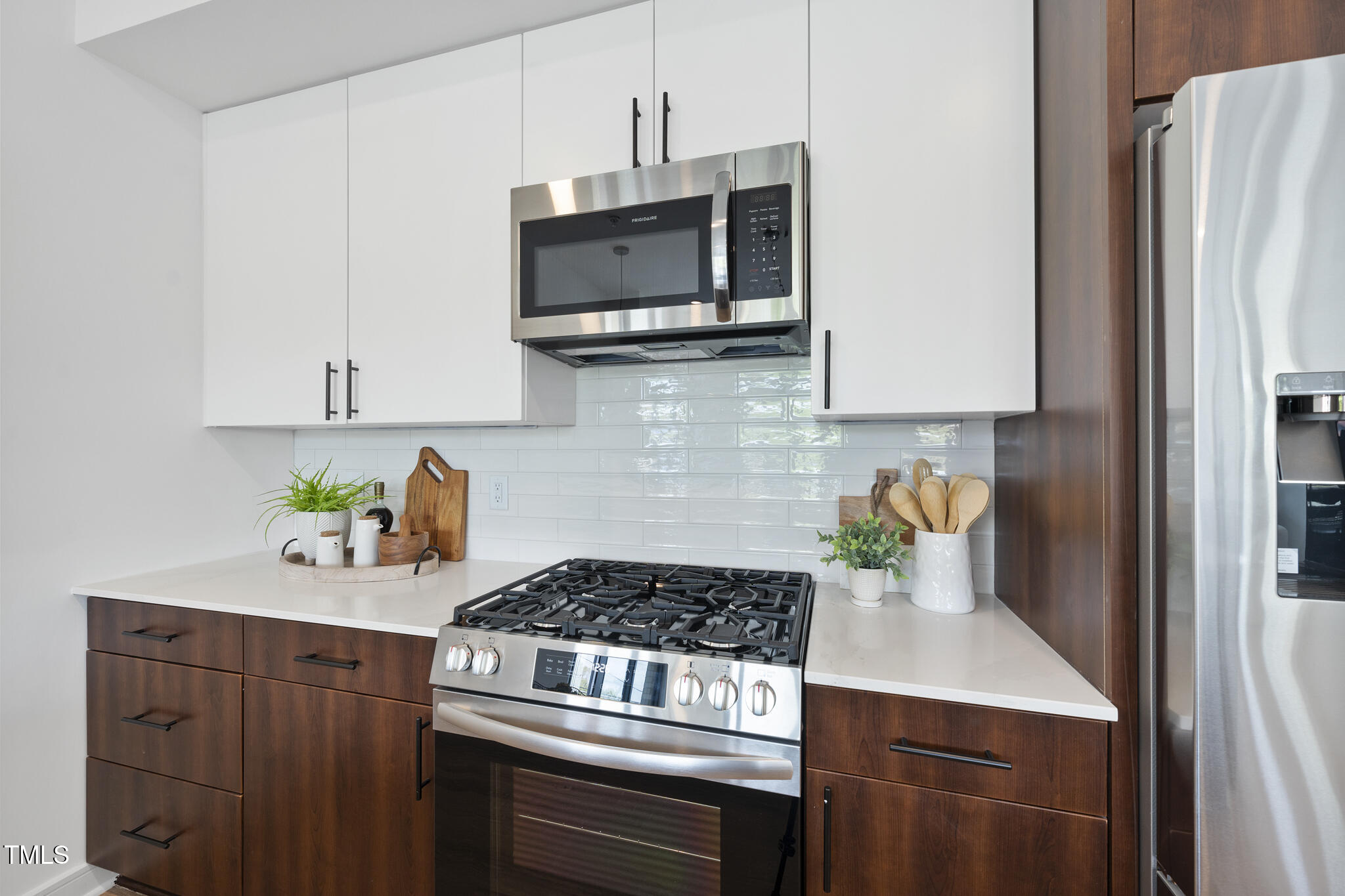 615 W Peace Street 201