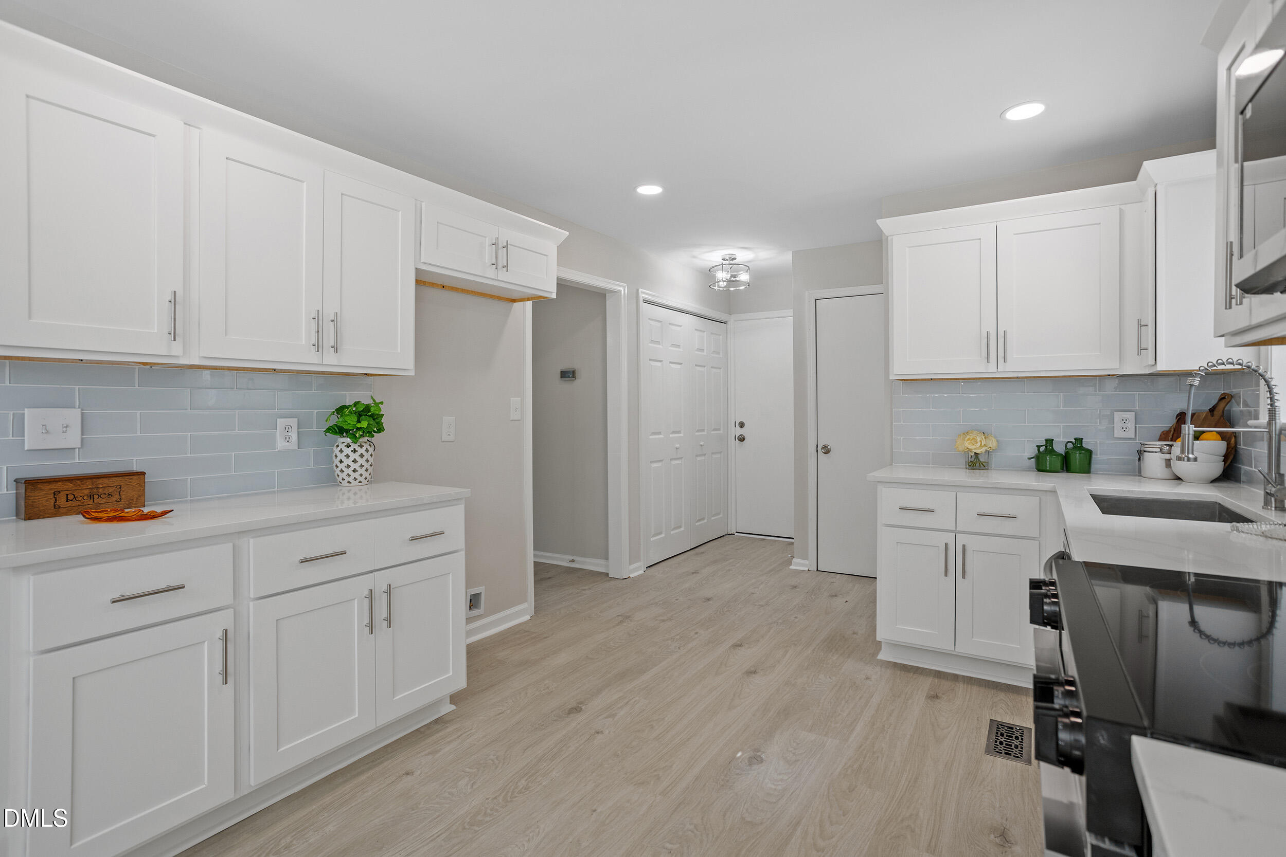 1103 Suterland Road