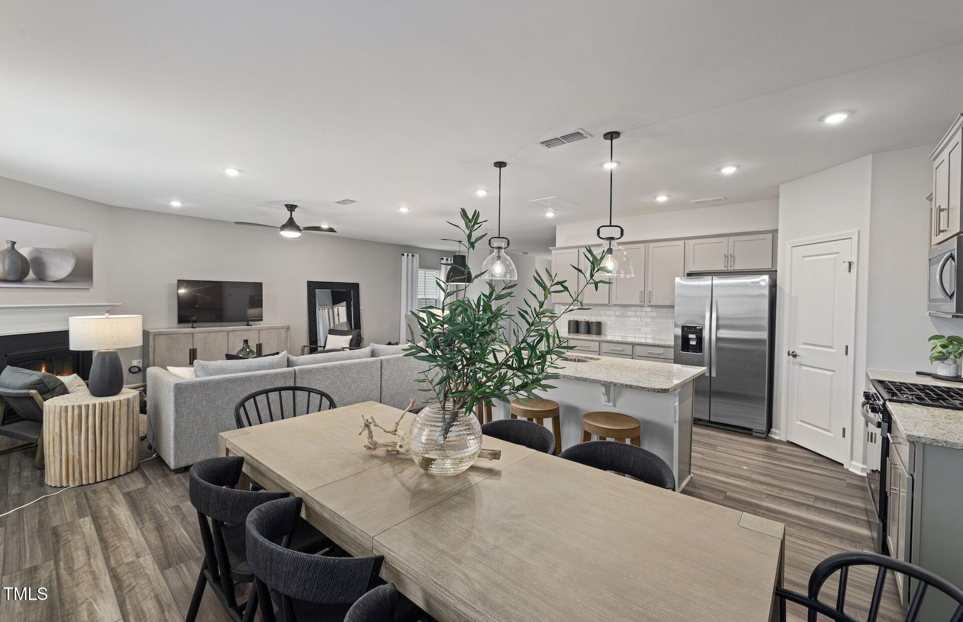 3229 Pelican Lane