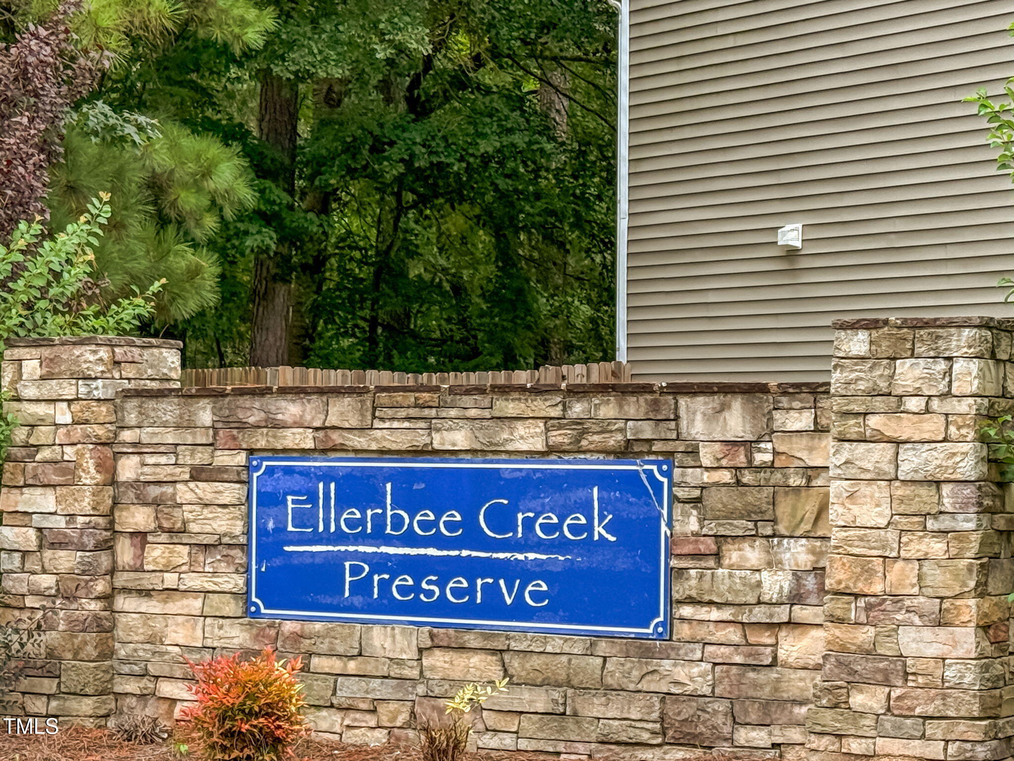 902 Golden Crest Drive