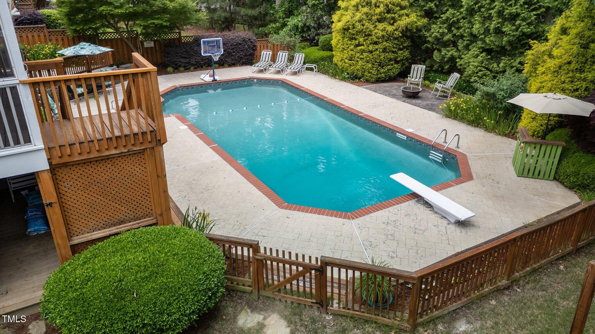 1004 Taywood Way