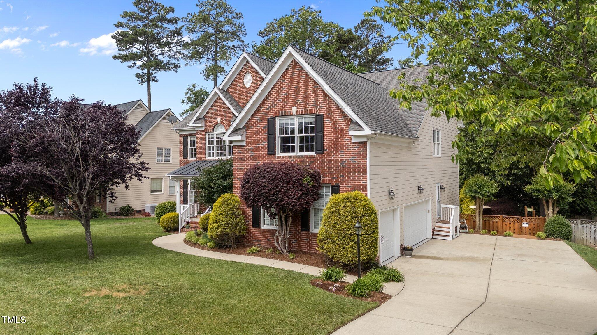 1004 Taywood Way