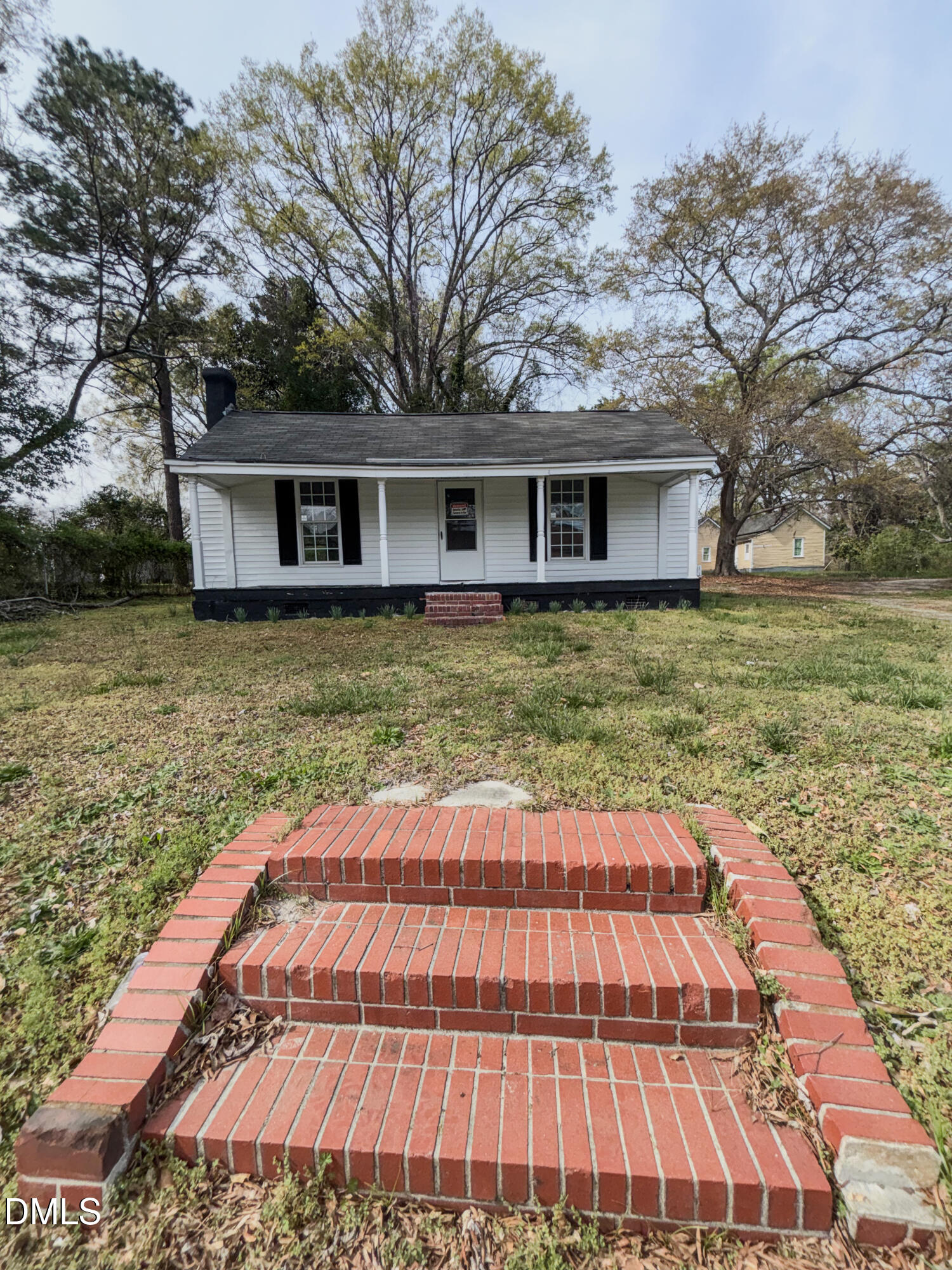 240 E Raleigh Boulevard