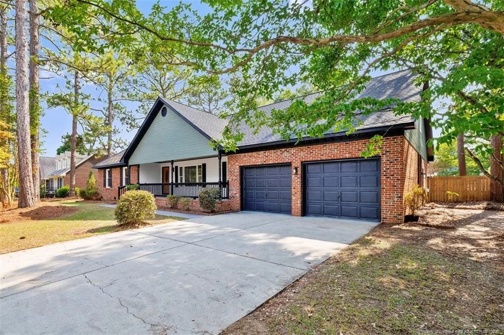 2382 Dunwoody Drive