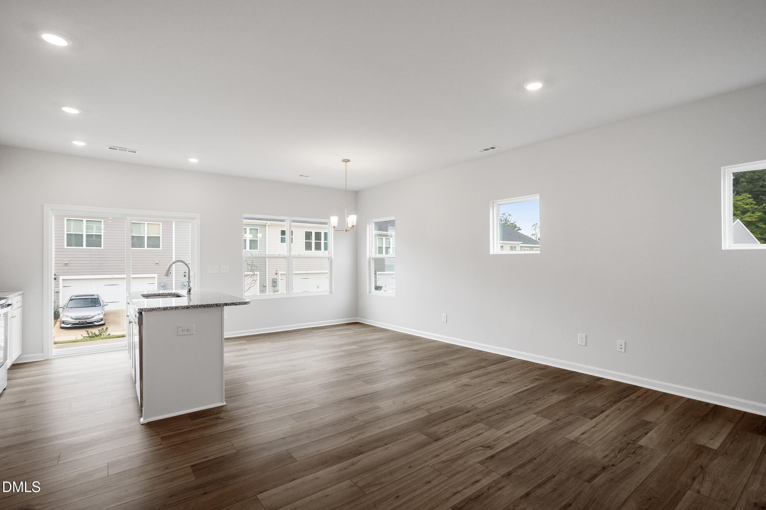 215 Central Townes Way 323