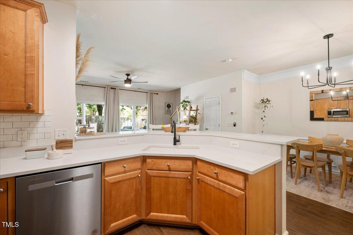 Raleigh, North Carolina 27612, United States, 3 Bedrooms Bedrooms, ,3 BathroomsBathrooms,Residential,Active,112169