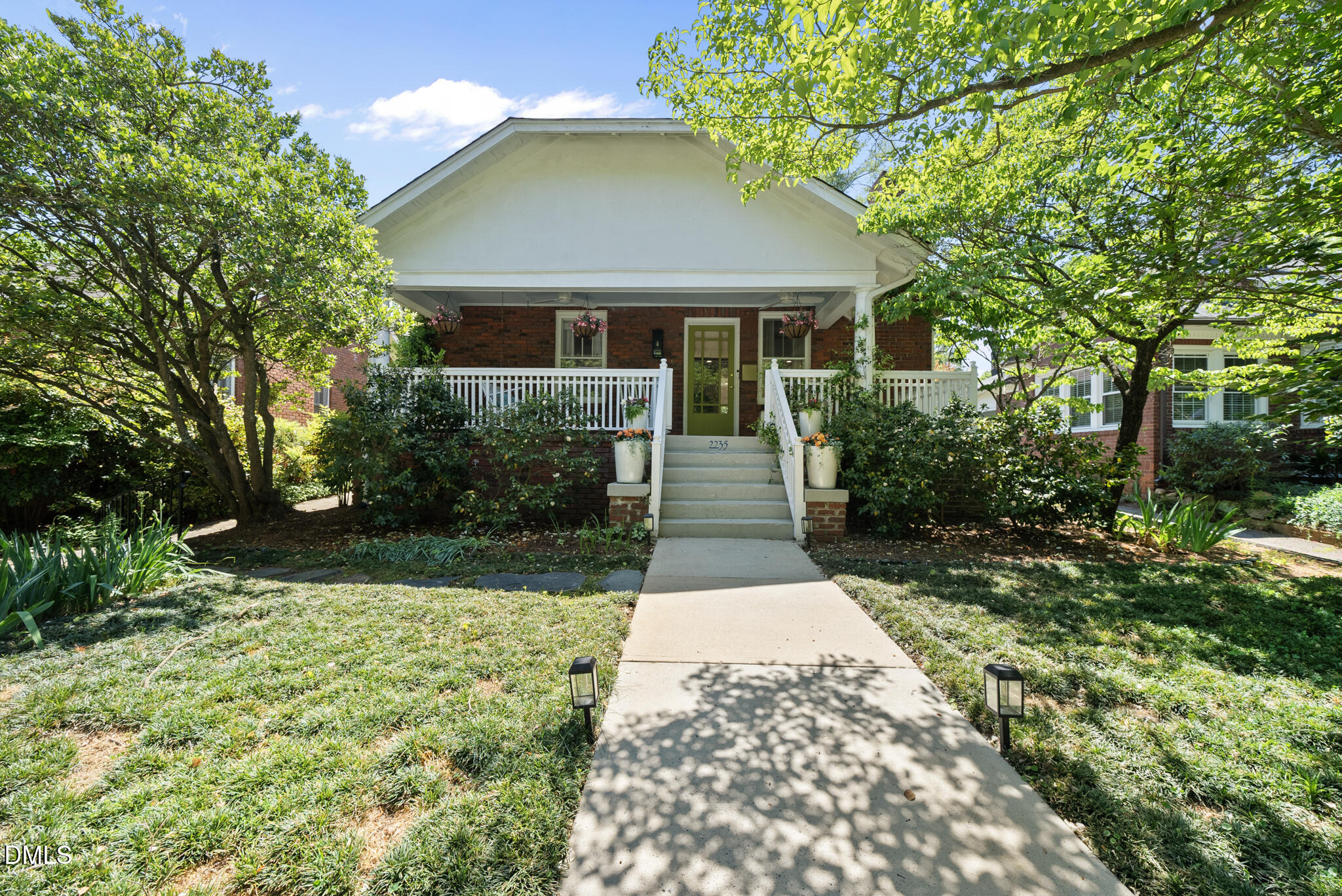 2235 The Circle